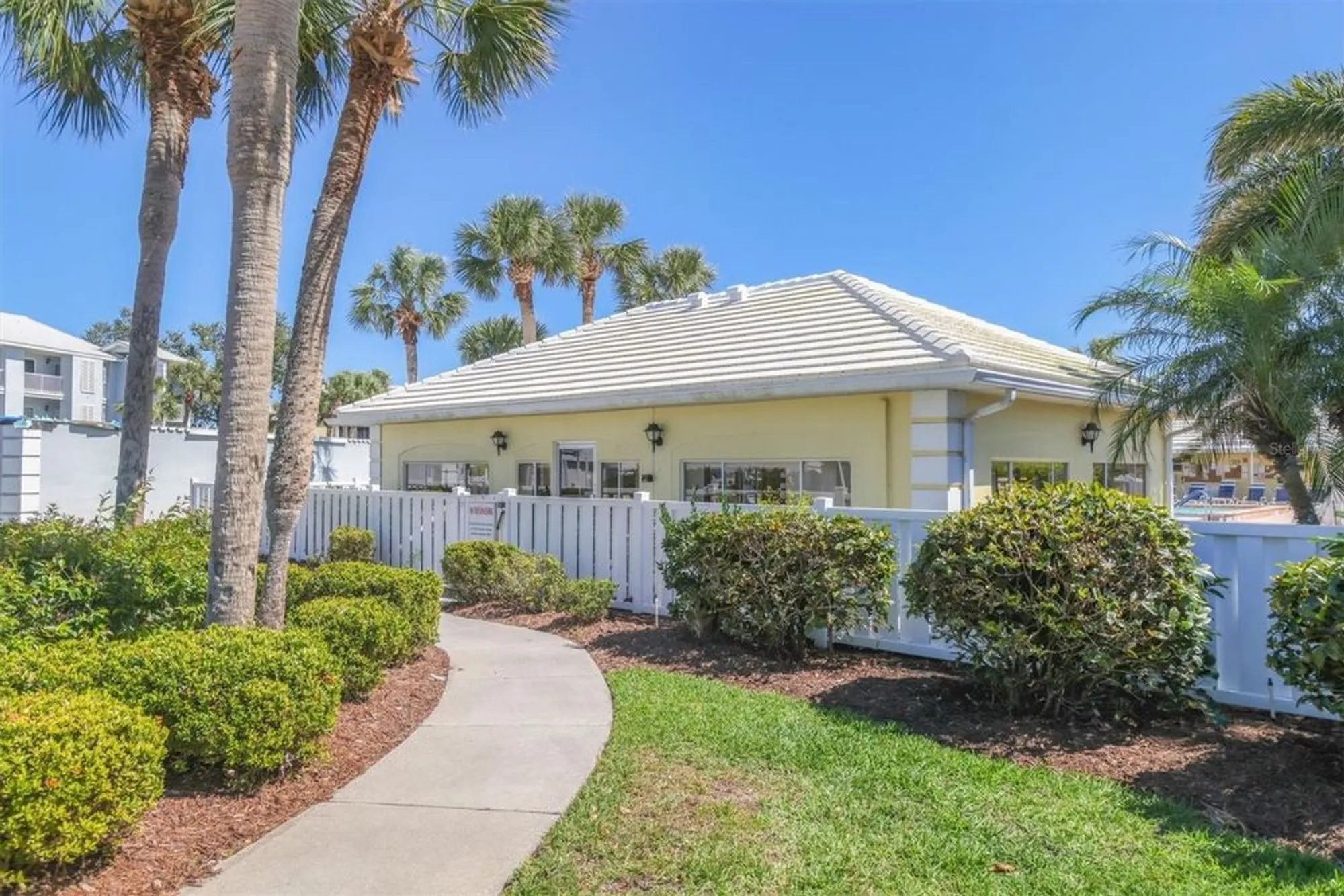 Property Slideshow image 38 of 49 | 404 cerromar cir 308, Venice, FL, 34293