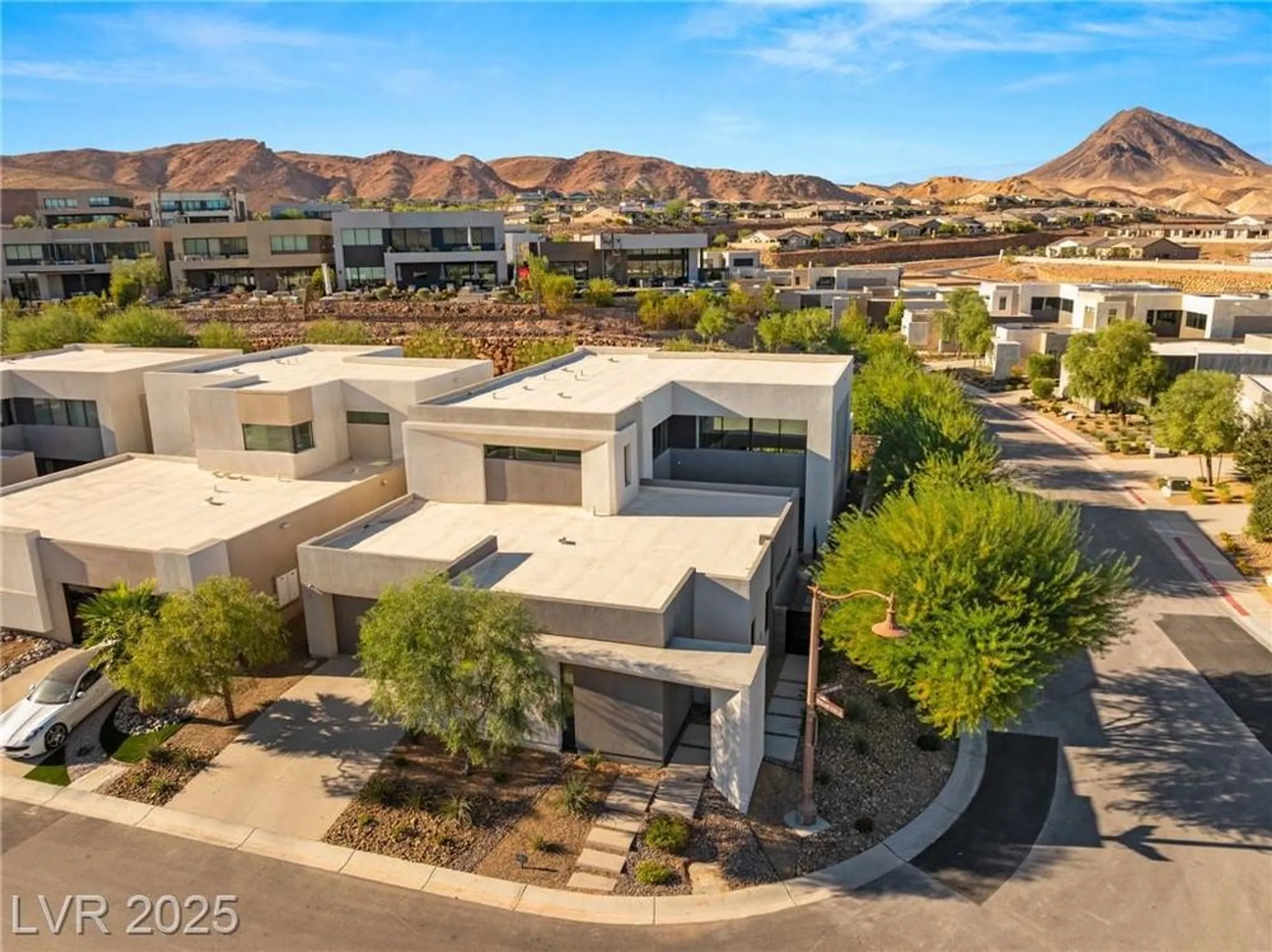 Property Slideshow image 30 of 41 | 21 highland cove ln, Henderson, NV, 89011