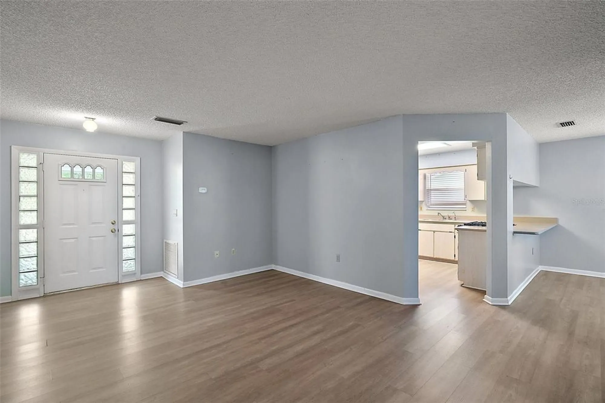 Property Slideshow image 15 of 41 | 5618 rosewall cir, Leesburg, FL, 34748