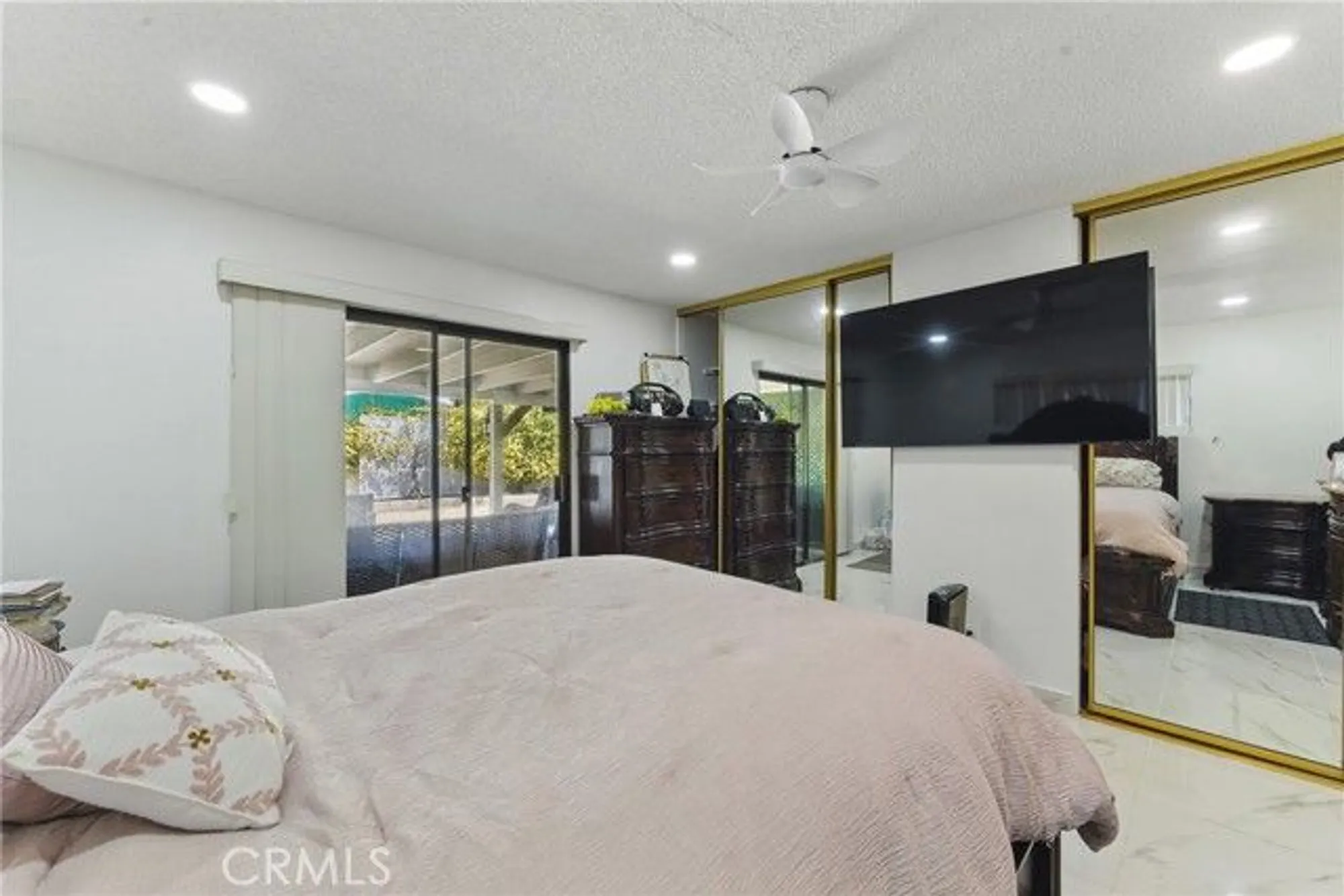 Property Slideshow image 24 of 36 | 2250 redwood dr, Hemet, CA, 92545