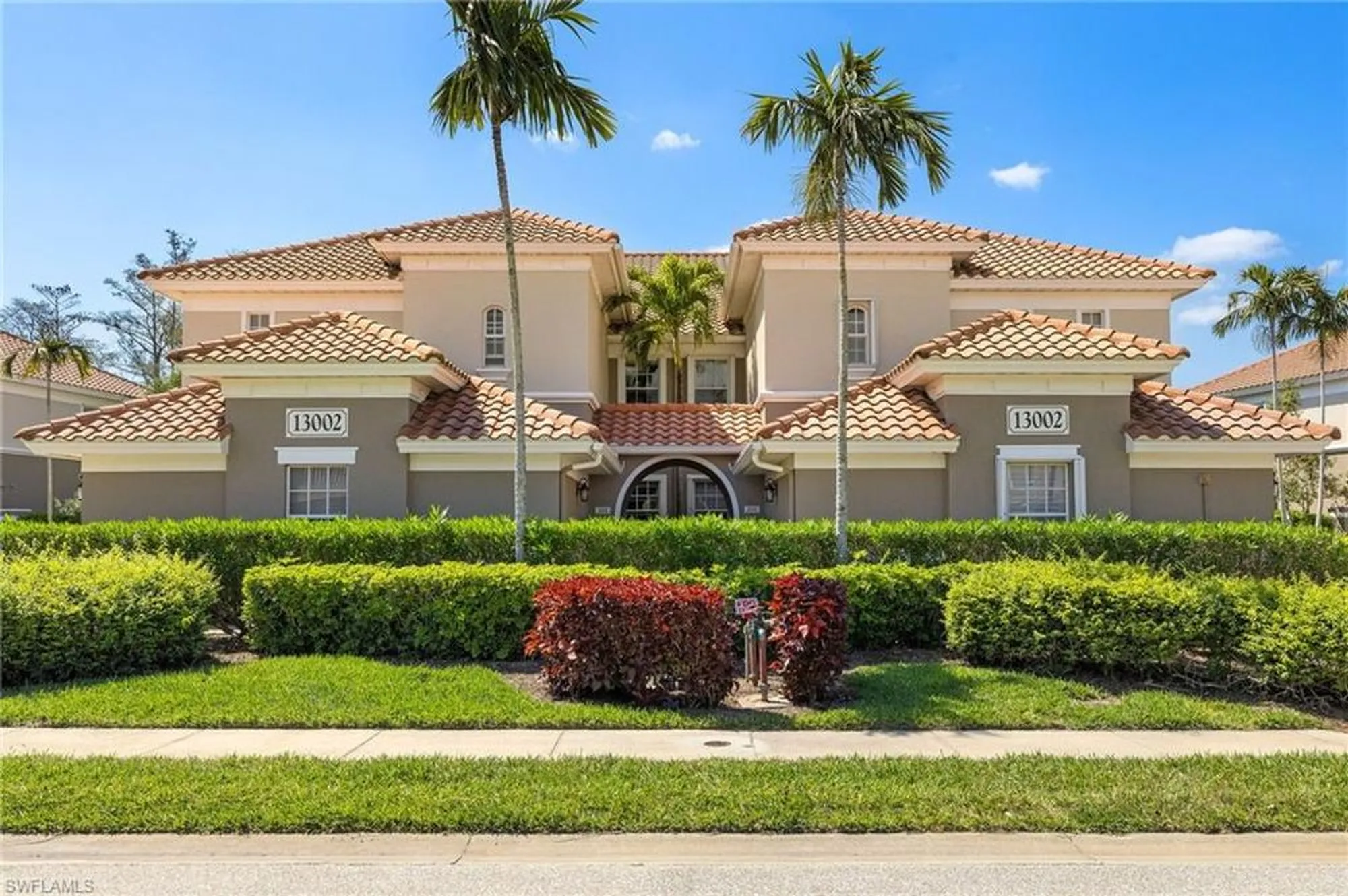 Property Slideshow image 3 of 39 | 13002 pennington pl 101, Fort Myers, FL, 33913