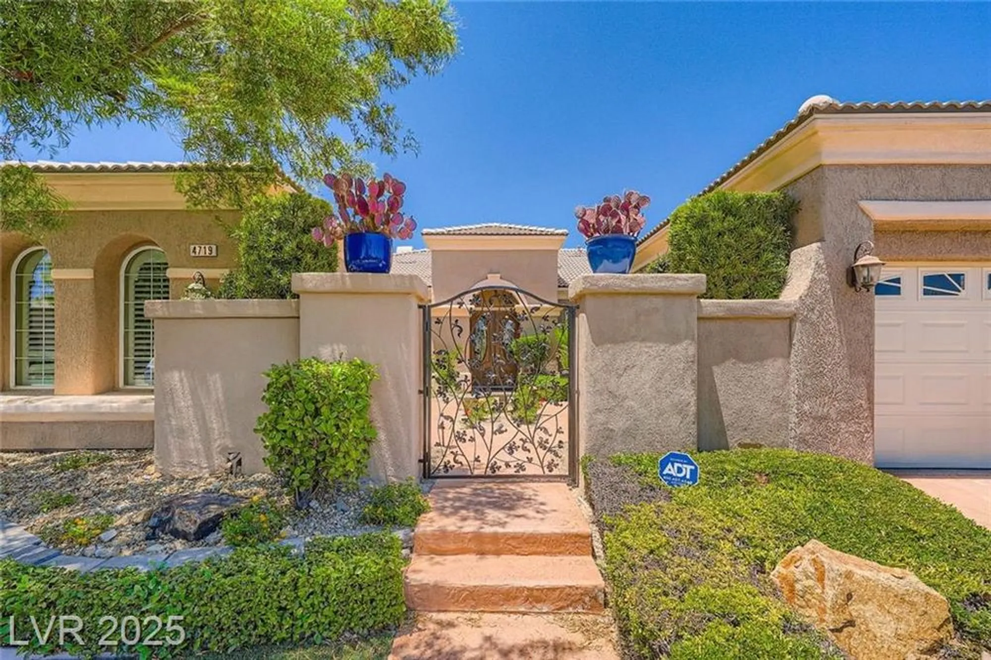 Property Slideshow image 5 of 72 | 4719 riva de romanza st, Las Vegas, NV, 89135