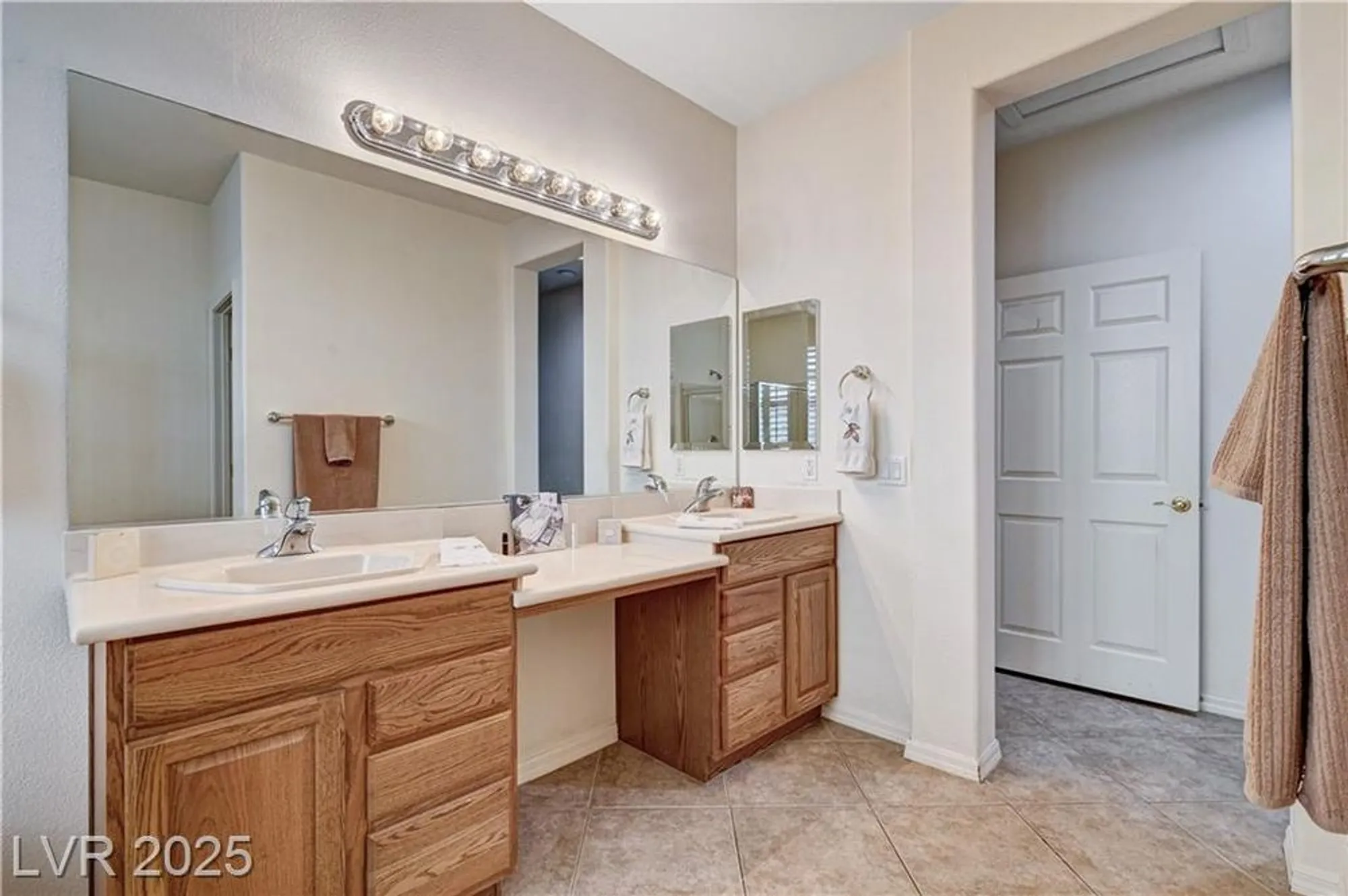 Property Slideshow image 26 of 96 | 10372 abisso dr, Las Vegas, NV, 89135