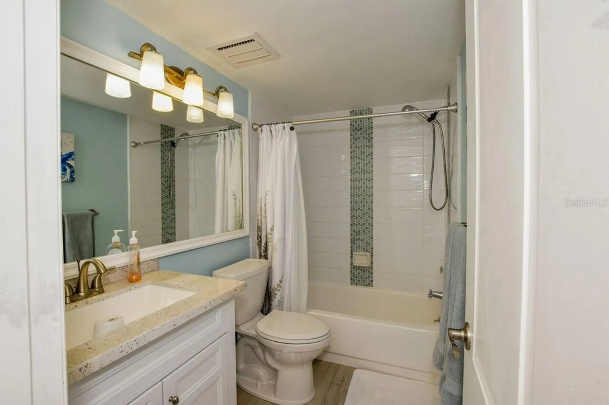 Property Slideshow image 24 of 63 | 208 cerromar way 26, Venice, FL, 34293