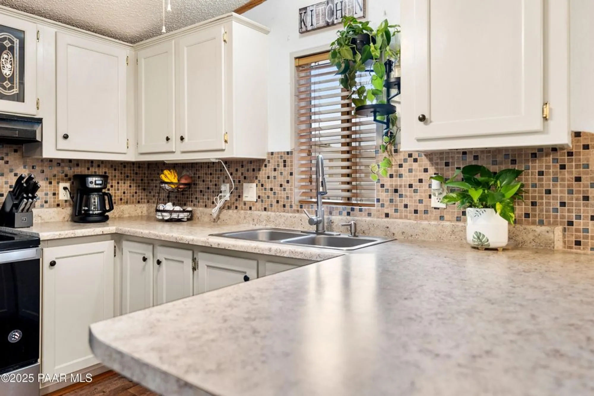 Property Slideshow image 10 of 23 | 636 n mesquite tree dr, Dewey-Humboldt, AZ, 86327