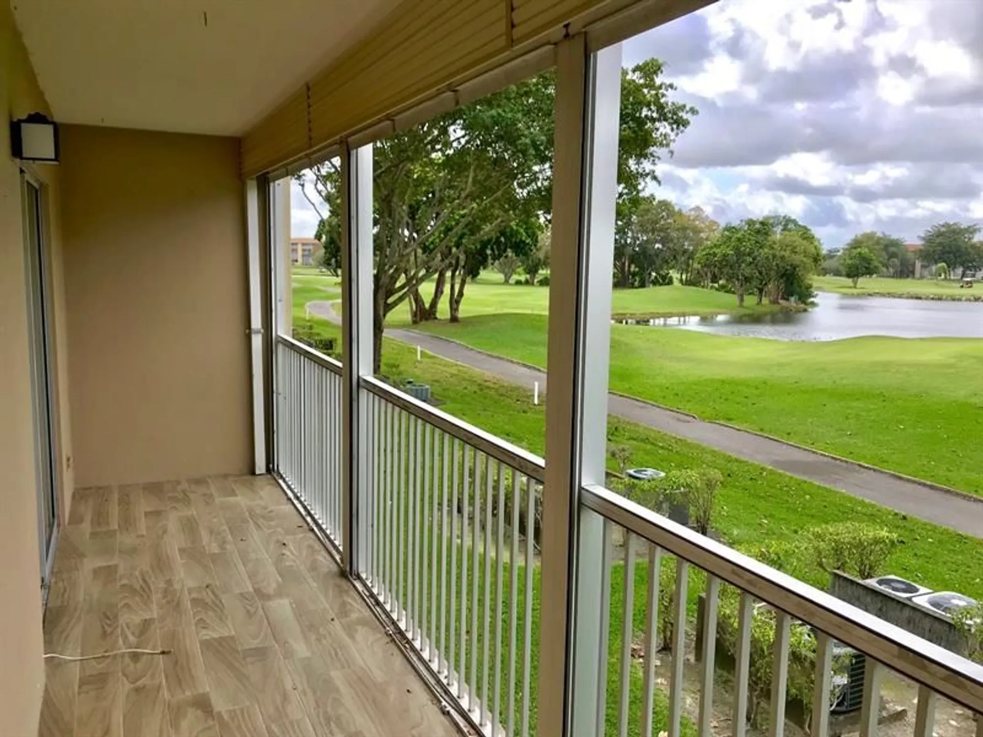 Property Slideshow image 18 of 19 | 300 sw 134th way e210, Pembroke Pines, FL, 33027