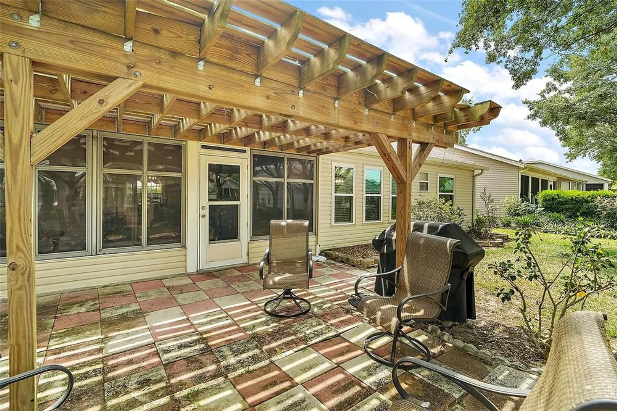 Property Slideshow image 11 of 36 | 25333 river crest dr, Leesburg, FL, 34748