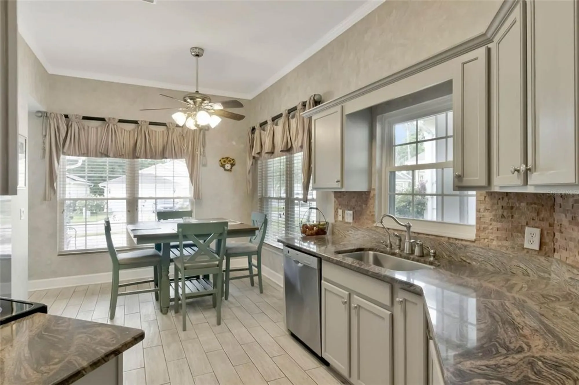 Property Slideshow image 15 of 33 | 725 high vista dr, Davenport, FL, 33837