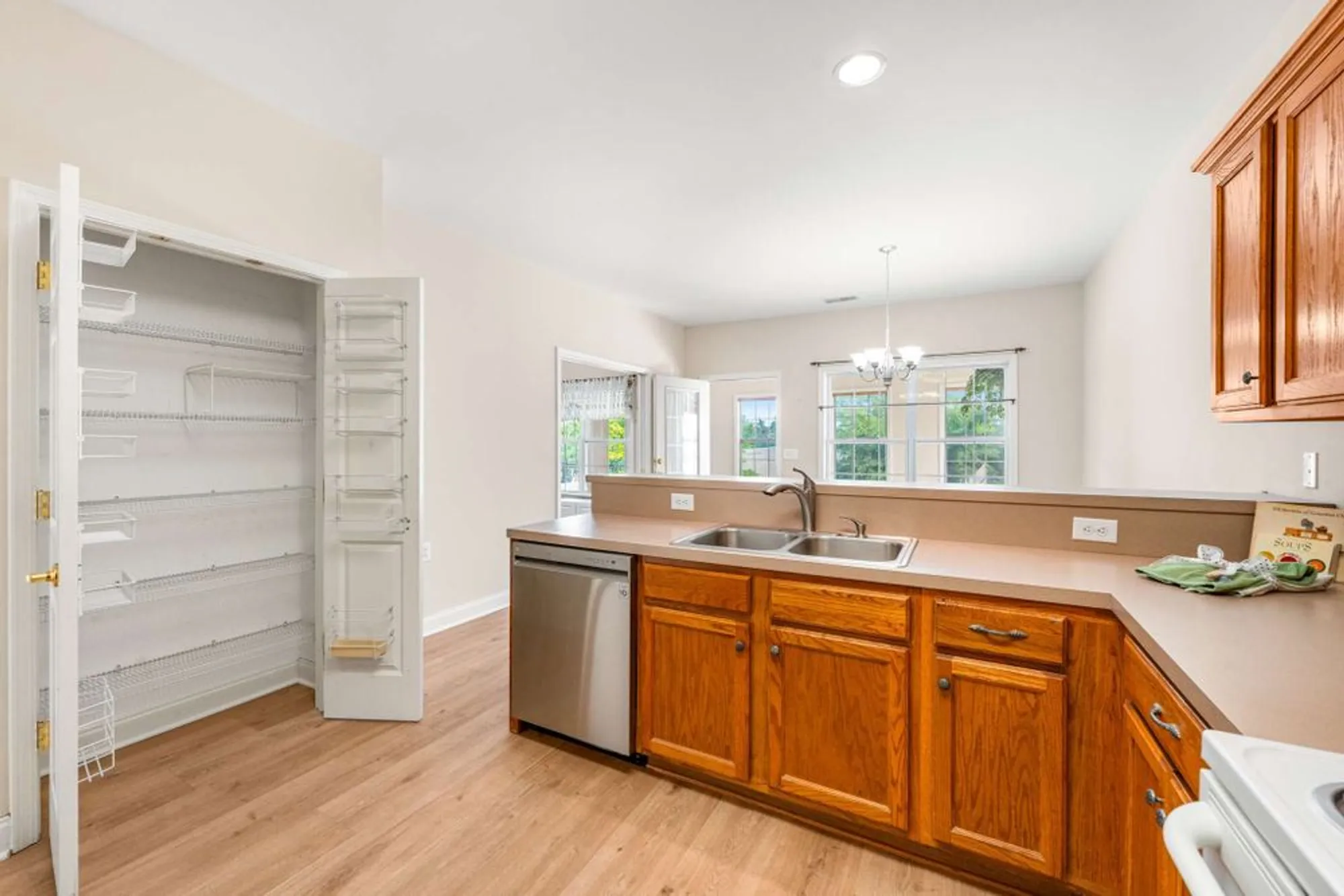 Property Slideshow image 16 of 47 | 215 wrennewood ln, Franklin, TN, 37064