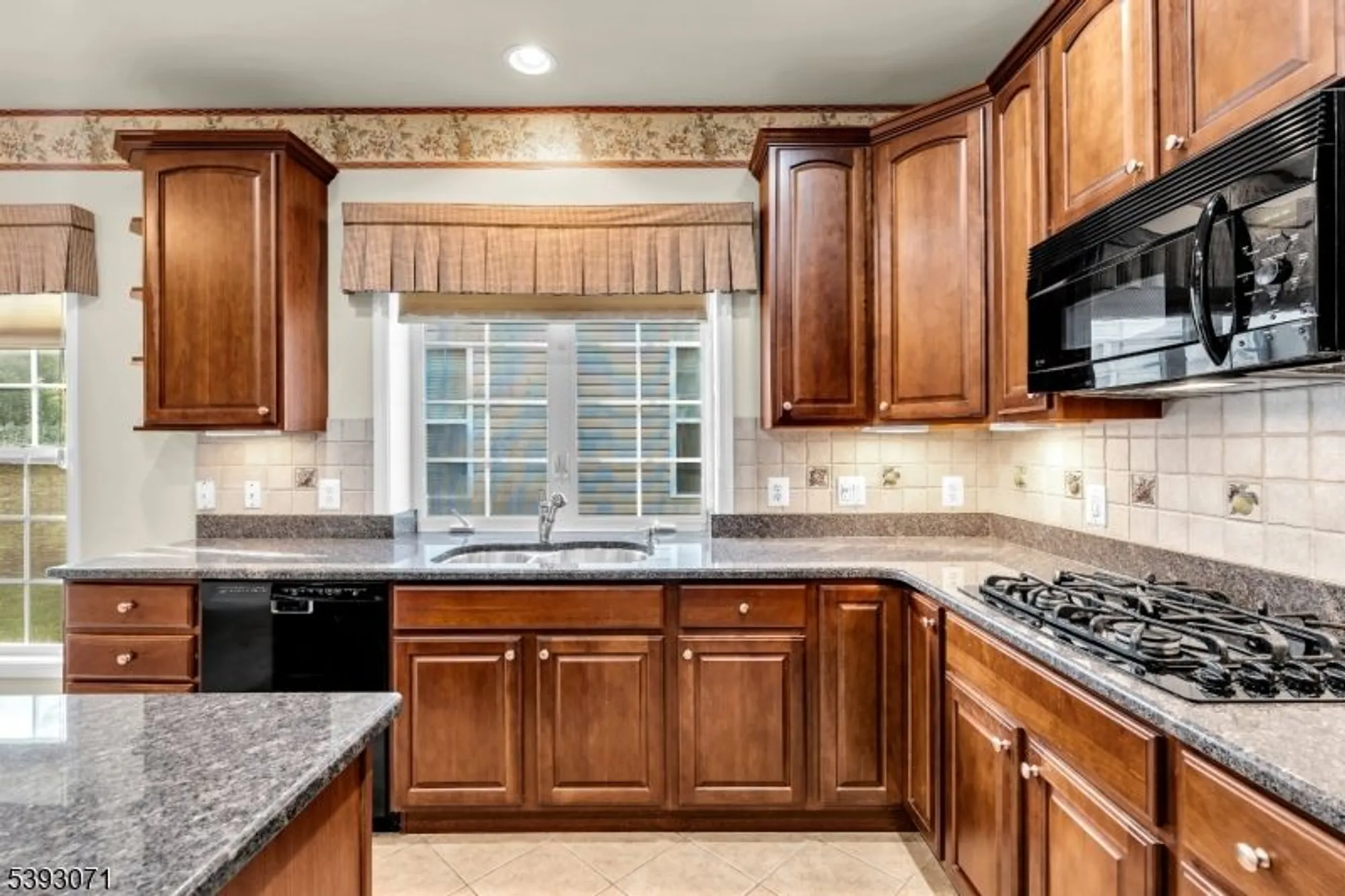 Property Slideshow image 21 of 45 | 212 sherwood ct, Somerset, NJ, 08873