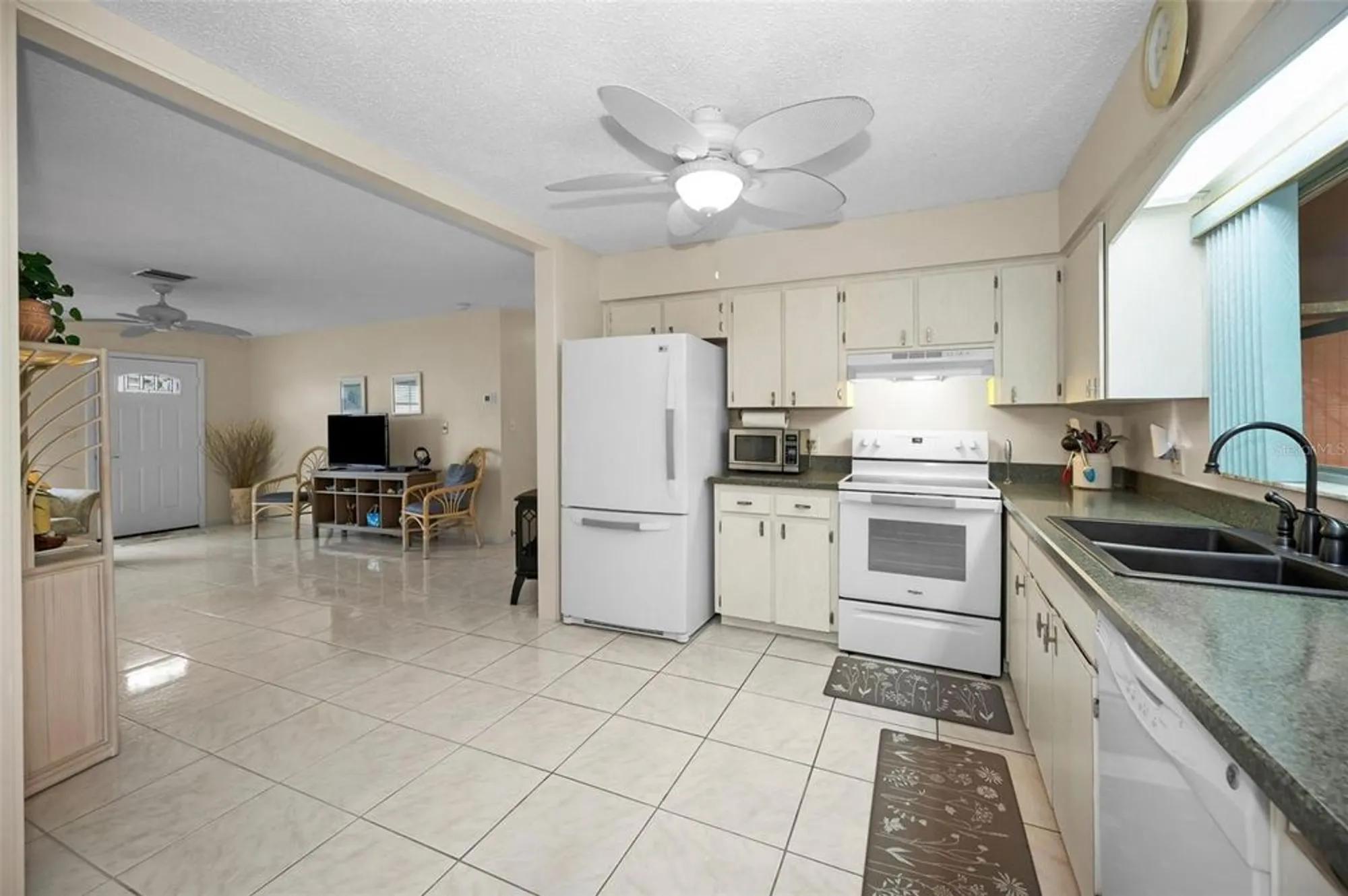 Property Slideshow image 8 of 50 | 1055 loch haven dr, Dunedin, FL, 34698