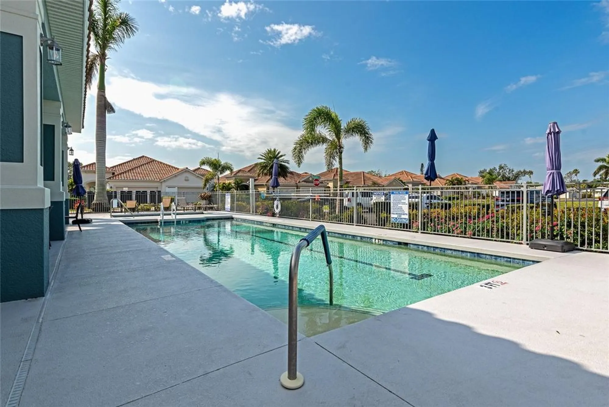 Property Slideshow image 36 of 43 | 6907 costa bella dr, Bradenton, FL, 34209
