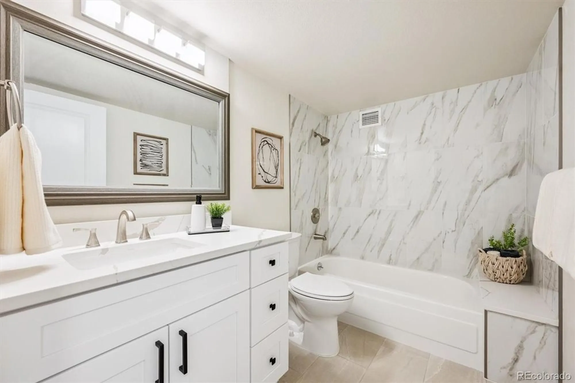 Property Slideshow image 18 of 30 | 14050 e linvale pl apt 312, Aurora, CO, 80014