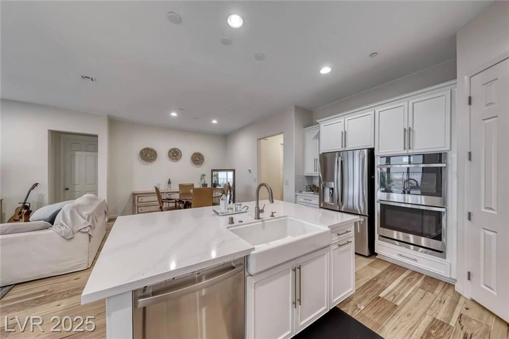 Property Slideshow image 27 of 78 | 32 tatahatso point st, Henderson, NV, 89011