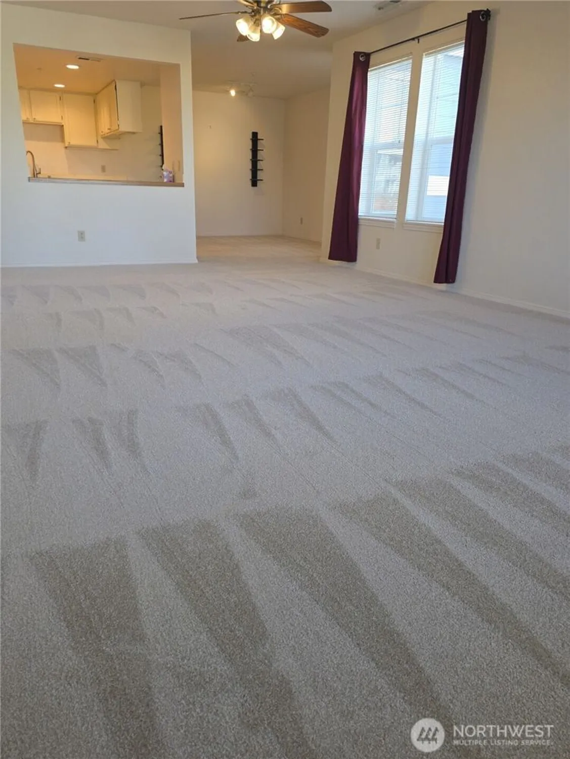 Property Slideshow image 23 of 40 | 3935 226th pl 313, Issaquah, WA, 98029