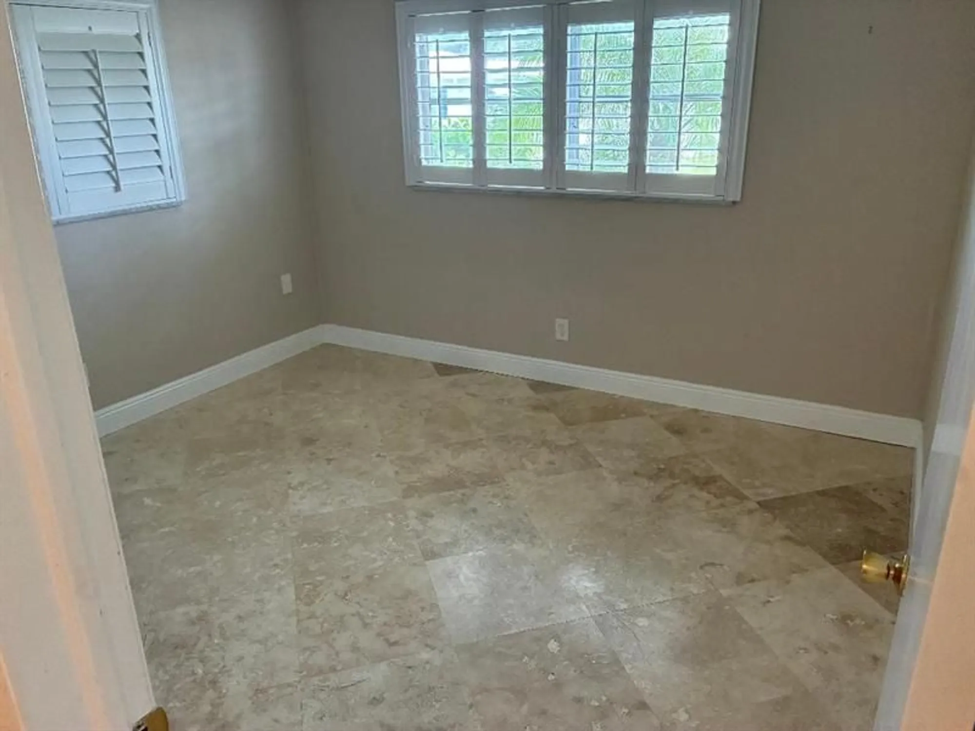 Property Slideshow image 7 of 10 | 110 nw 24th ct, Pompano Beach, FL, 33064