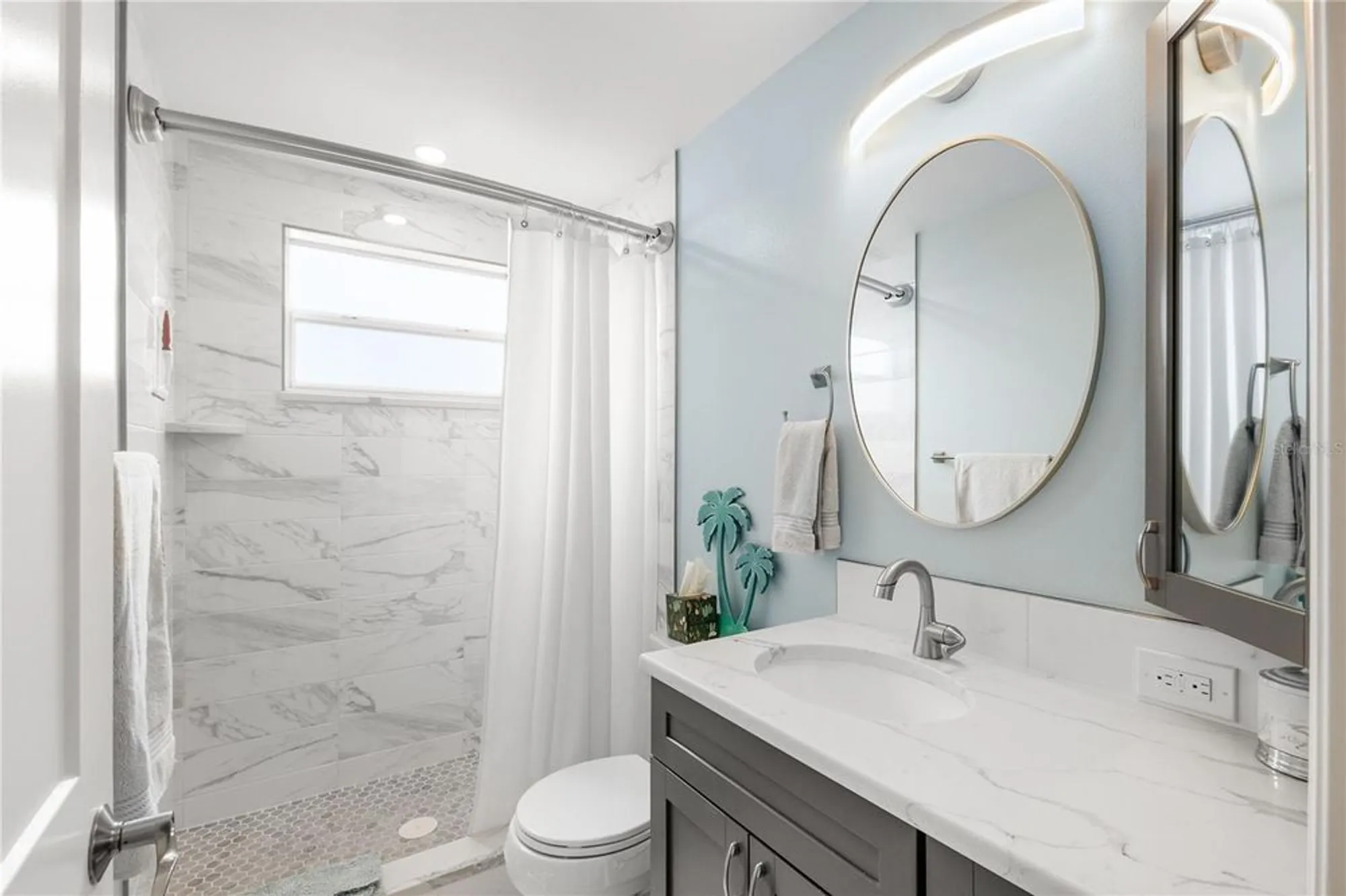 Property Slideshow image 16 of 39 | 5925 shore blvd 215, Gulfport, FL, 33707