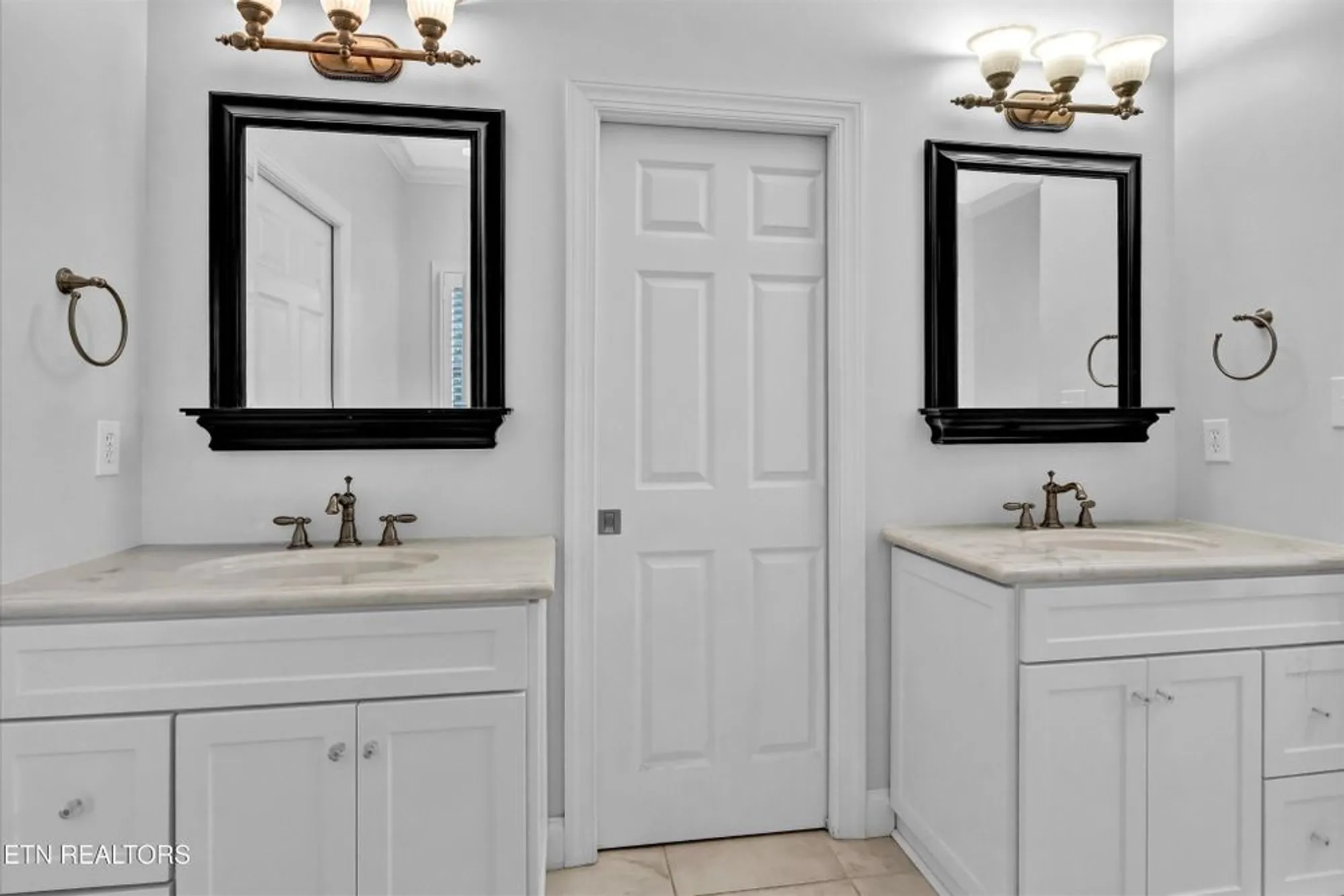 Property Slideshow image 12 of 25 | 140 ootsima way, Loudon, TN, 37774