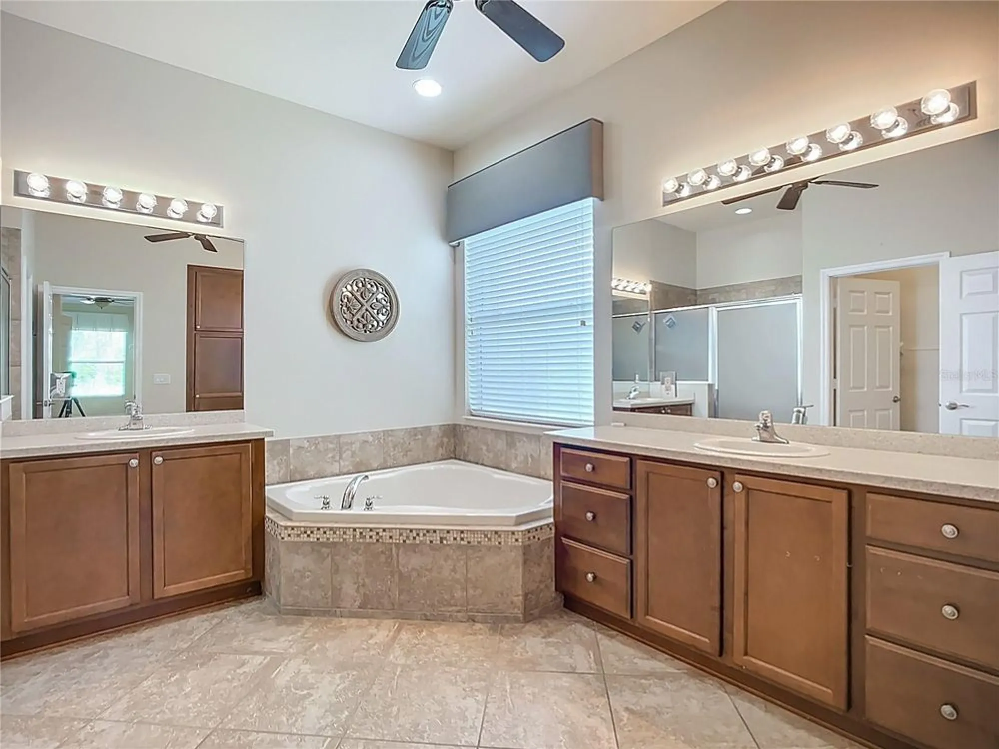 Property Slideshow image 29 of 80 | 16113 cape coral dr, Wimauma, FL, 33598