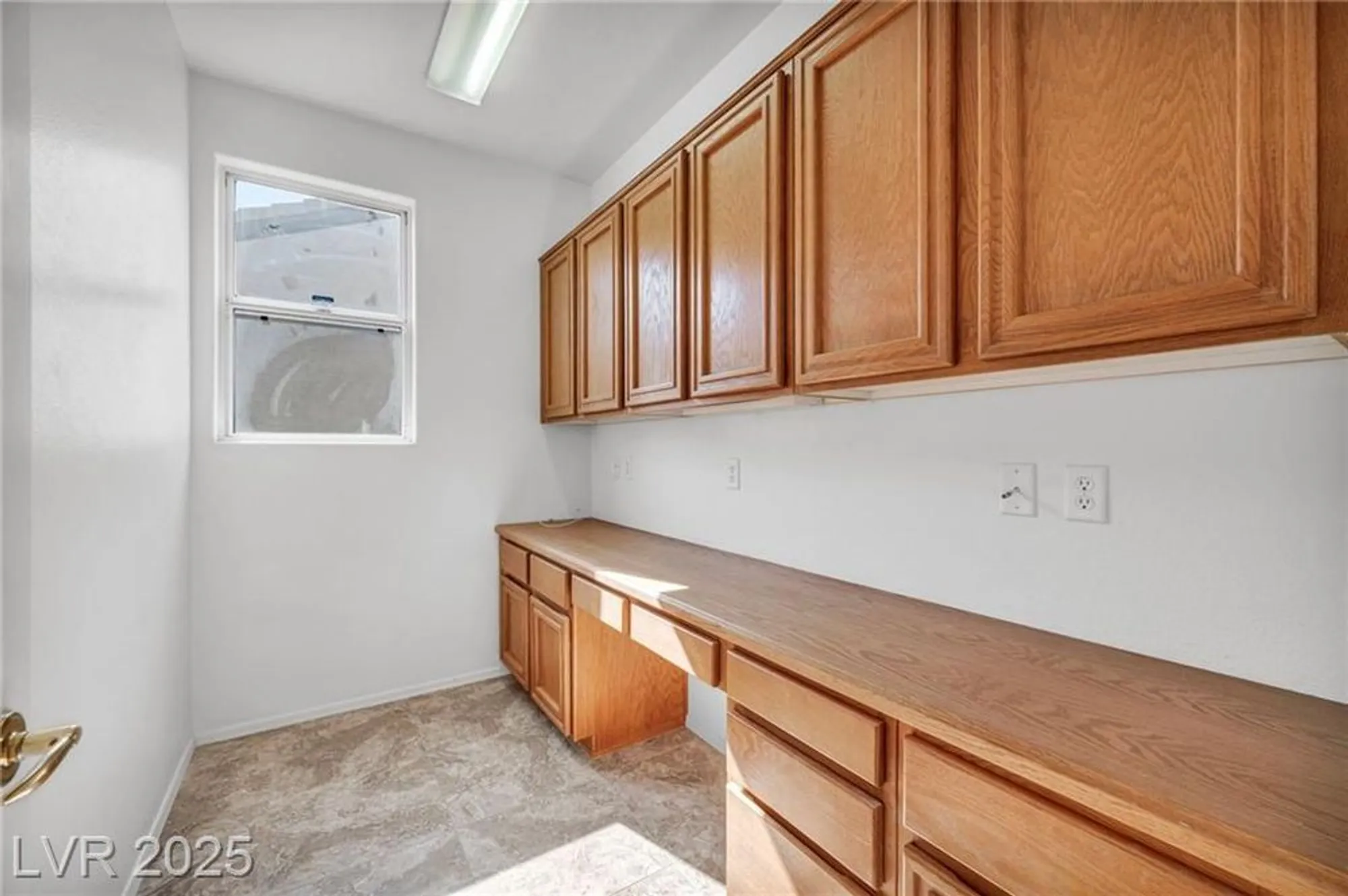 Property Slideshow image 31 of 71 | 2567 evening sky dr, Henderson, NV, 89052