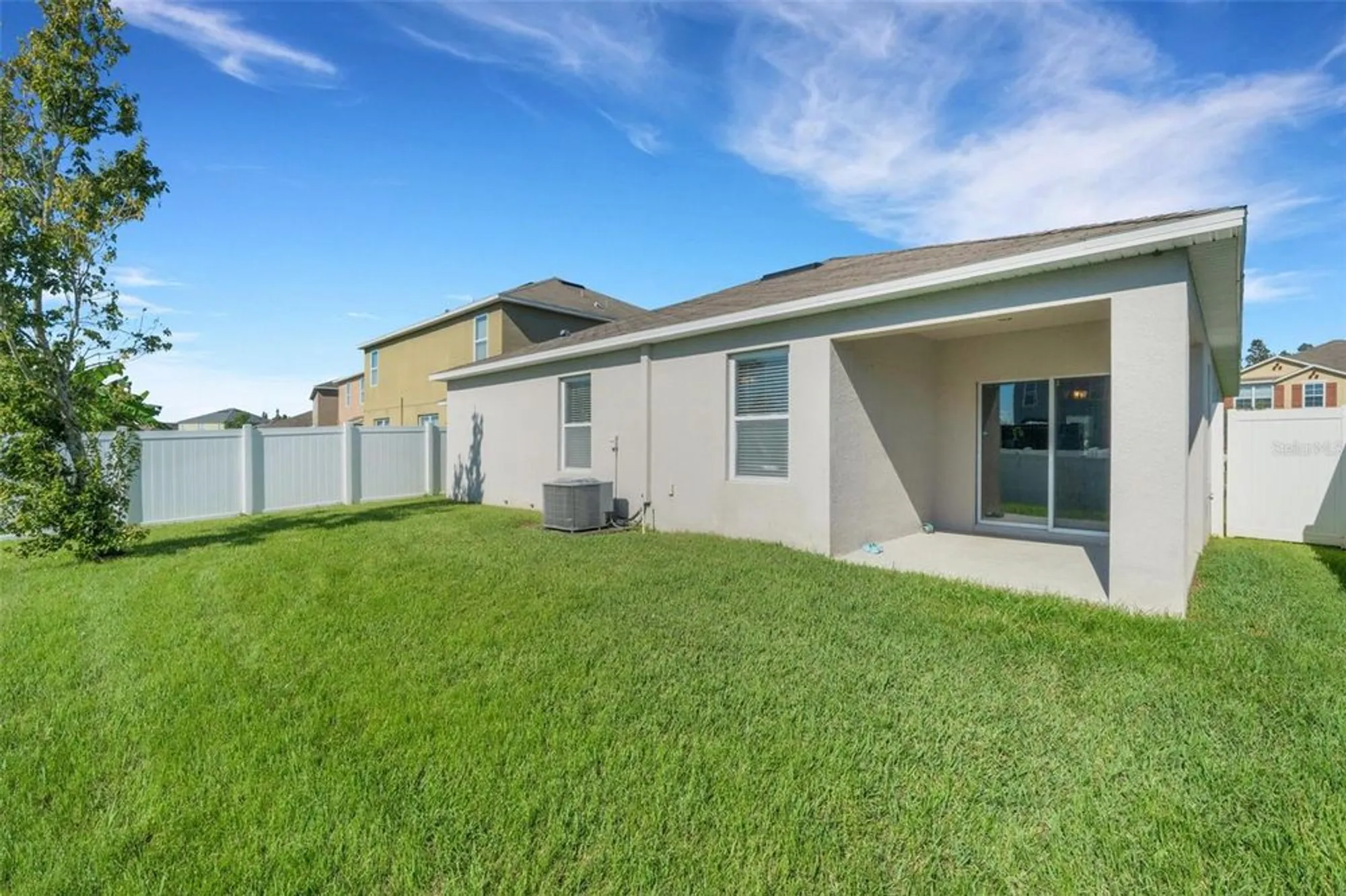 Property Slideshow image 19 of 30 | 2162 blue highlands dr, Lakeland, FL, 33811