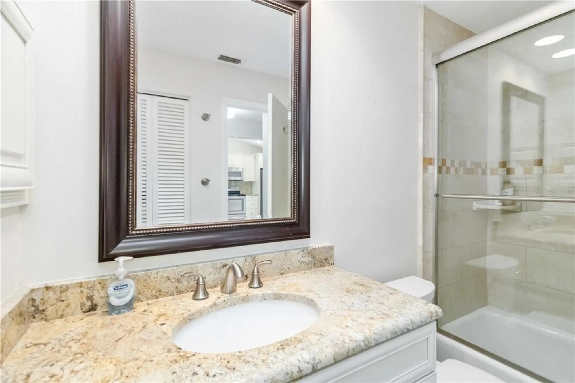 Property Slideshow image 18 of 60 | 6085 clubside dr, Sarasota, FL, 34243