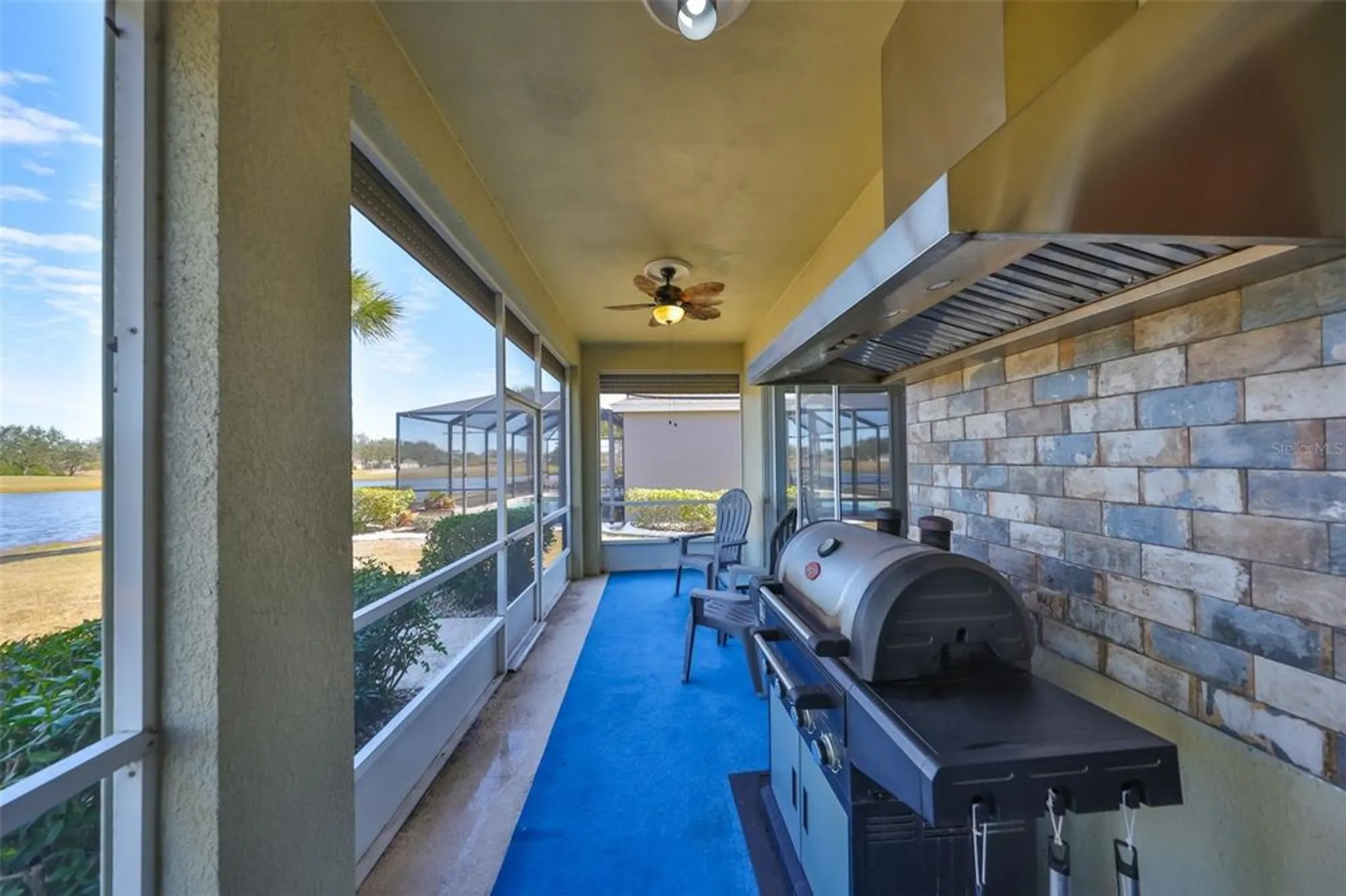 Property Slideshow image 23 of 35 | 1031 emerald dunes dr, Sun City Center, FL, 33573