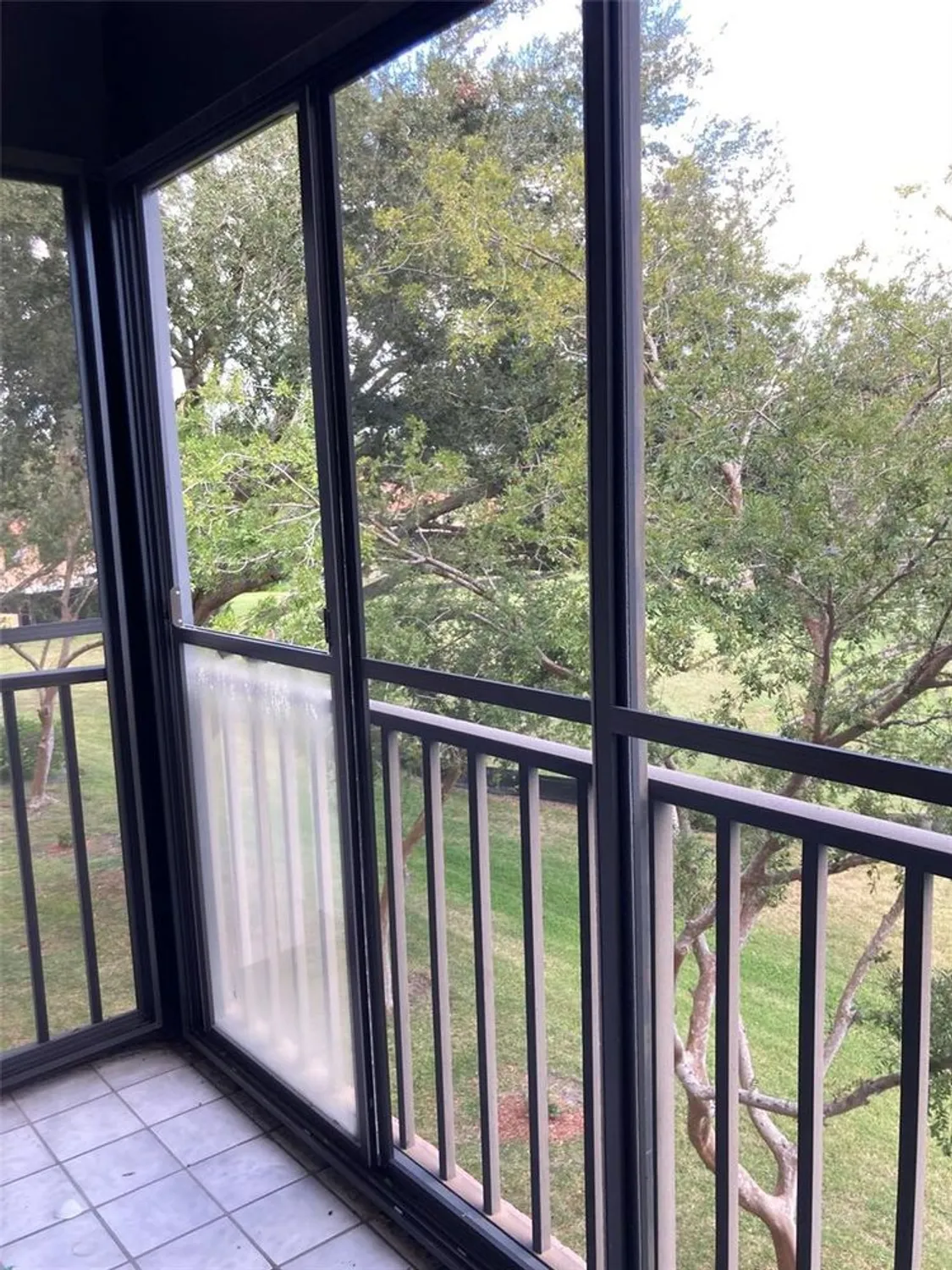 Property Slideshow image 11 of 50 | 8174 terrace garden dr n unit 307, St Petersburg, FL, 33709