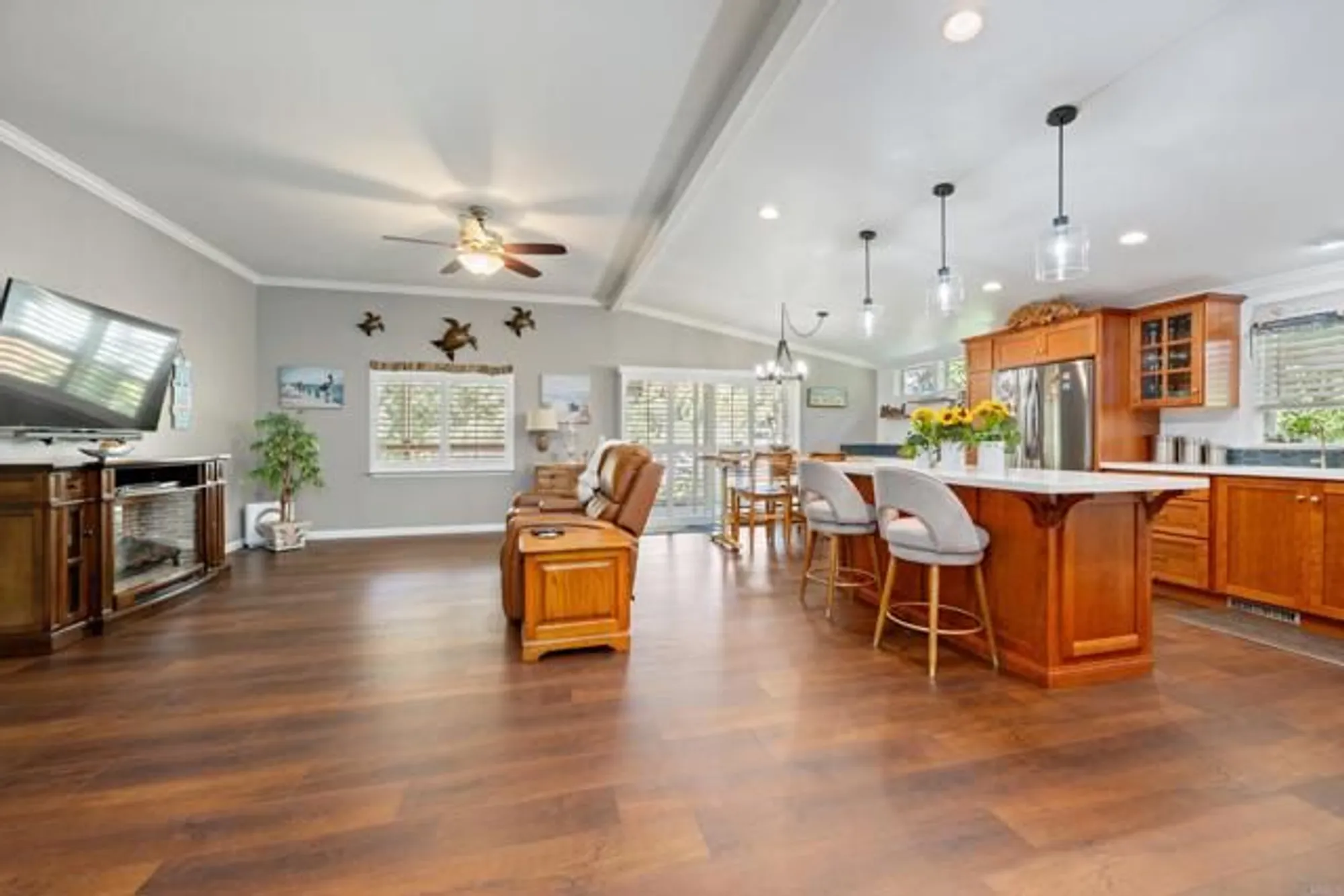 Property Slideshow image 10 of 23 | 5132 don rodolfo dr, Carlsbad, CA, 92010