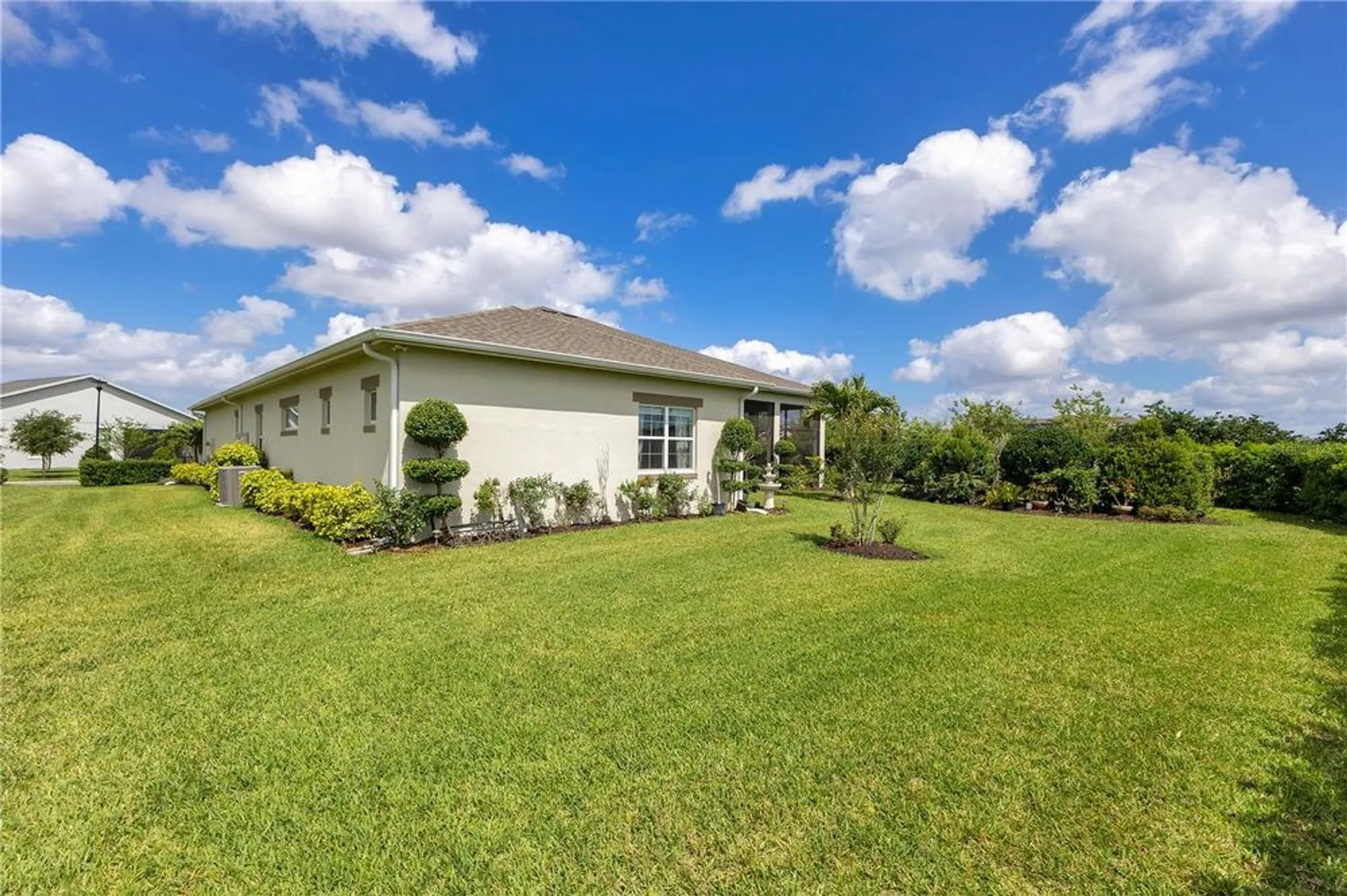 Property Slideshow image 41 of 77 | 2672 meadowedge loop, Saint Cloud, FL, 34772