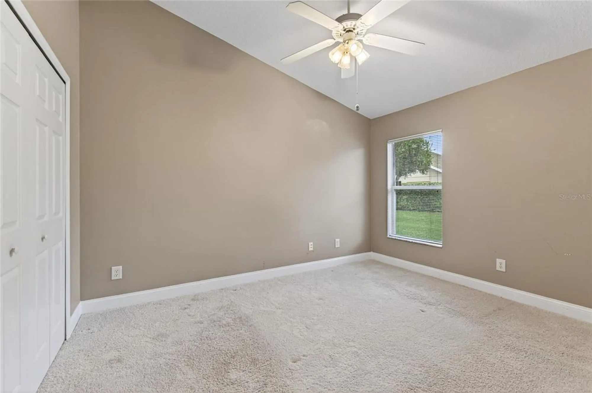 Property Slideshow image 19 of 46 | 5402 swordfern ct, Port Orange, FL, 32128