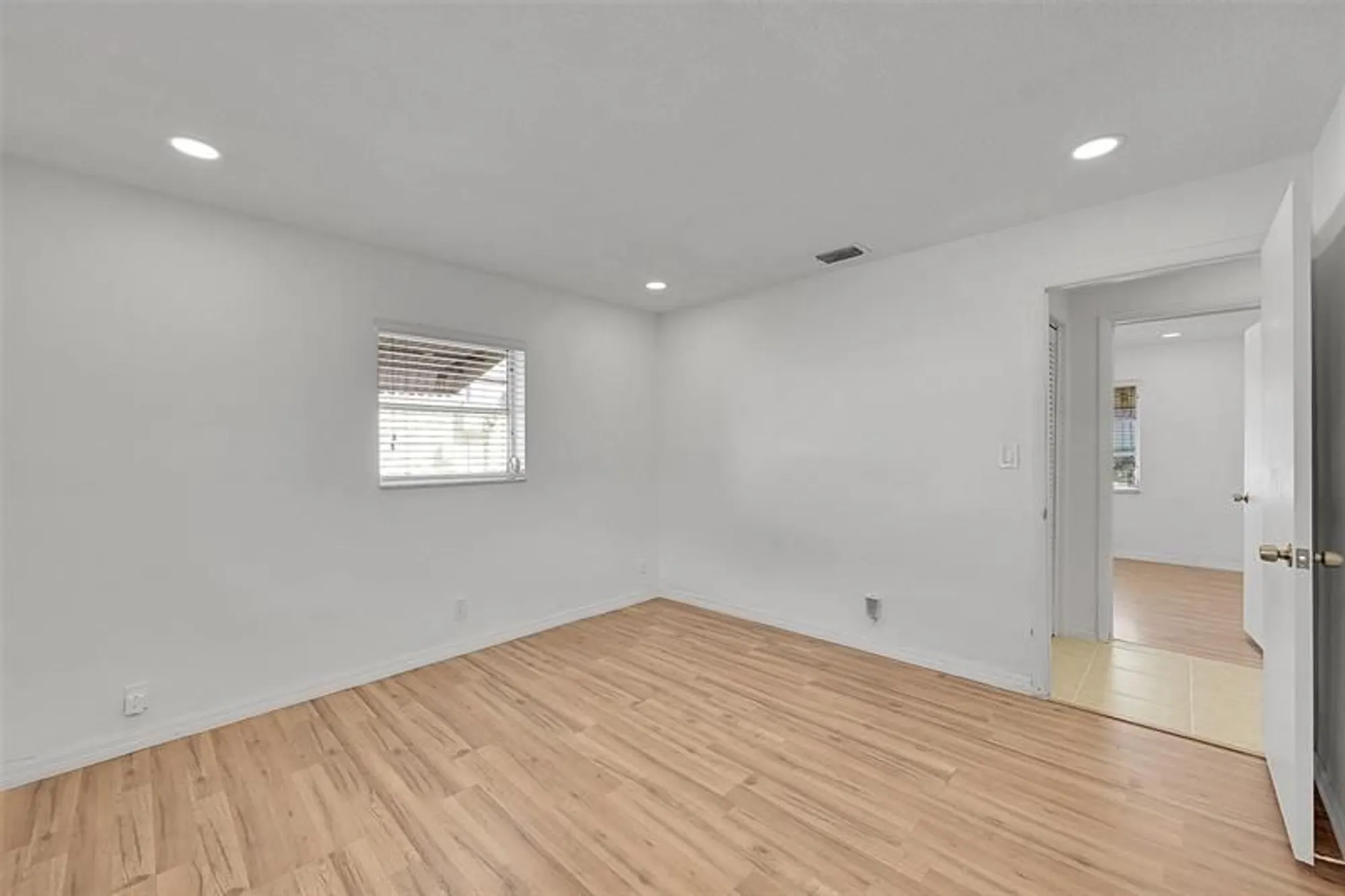 Property Slideshow image 13 of 25 | 2851 w golf blvd, Pompano Beach, FL, 33064