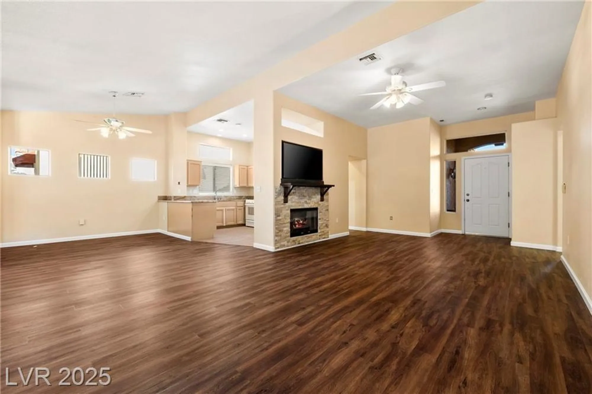 Property Slideshow image 23 of 38 | 2009 emery st, Las Vegas, NV, 89134