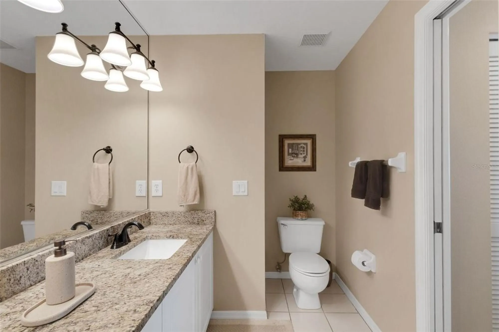 Property Slideshow image 35 of 58 | 6908 drewrys blf 712, Bradenton, FL, 34203