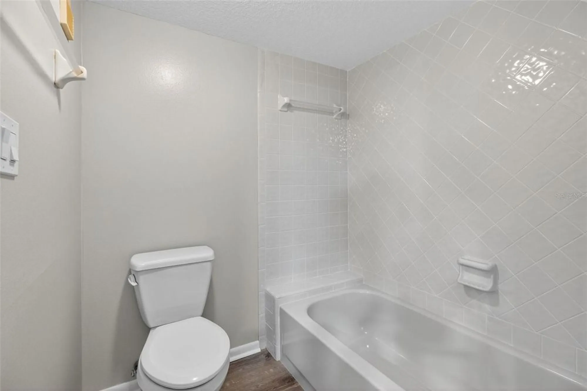 Property Slideshow image 20 of 37 | 1933 golfview dr # 1933, Tarpon Springs, FL, 34689