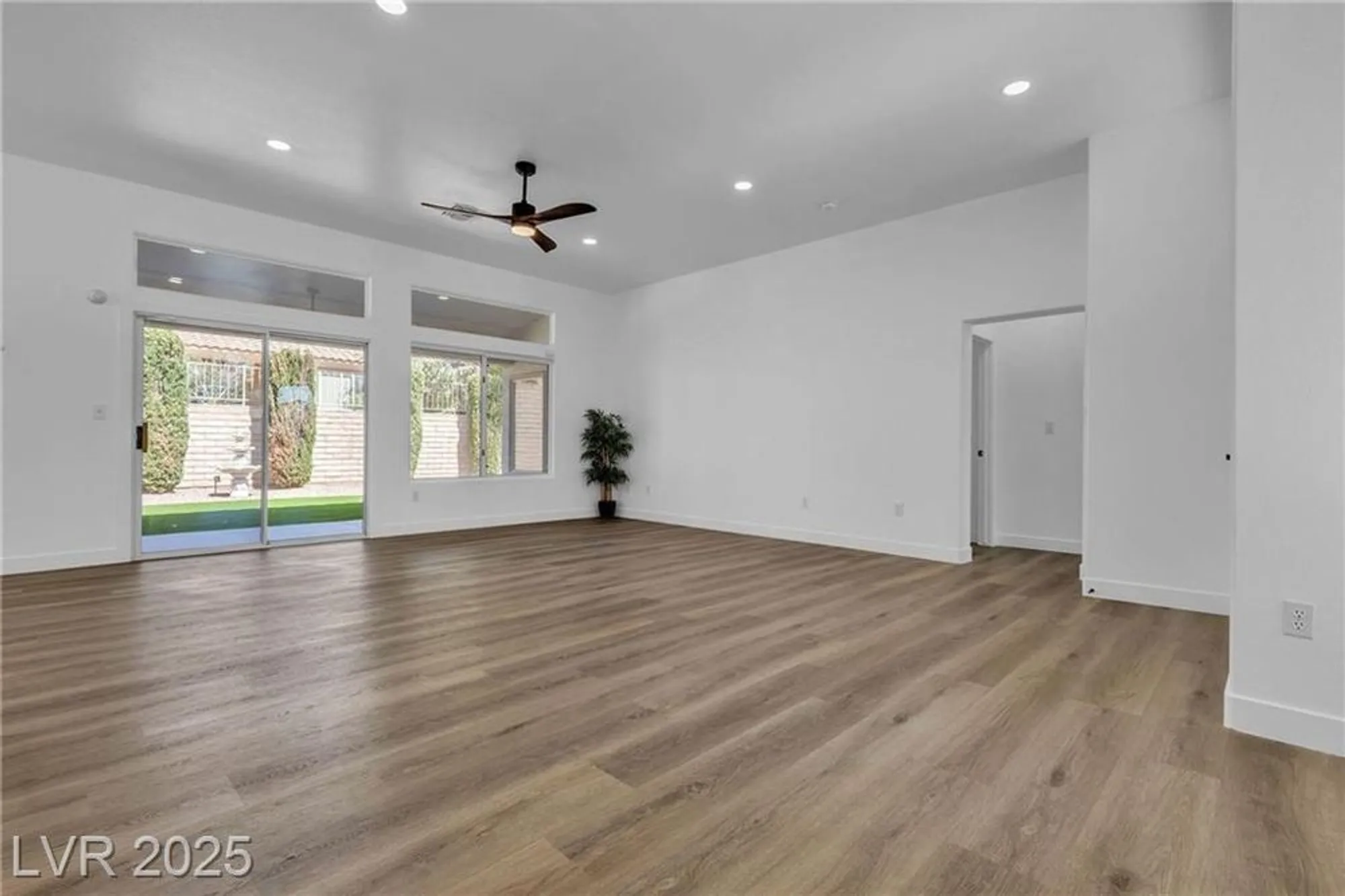 Property Slideshow image 6 of 51 | 10636 argents hill dr, Las Vegas, NV, 89134