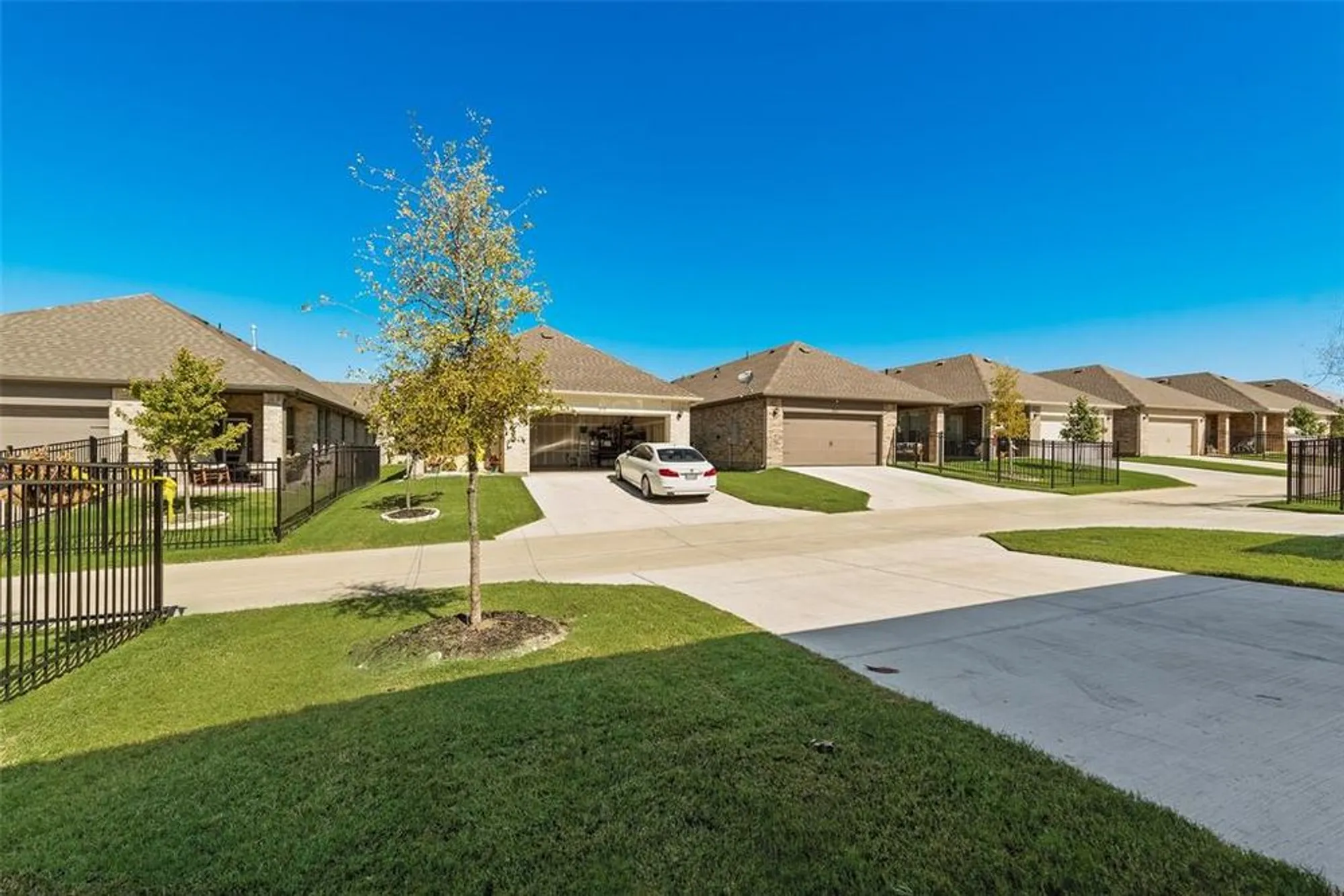 Property Slideshow image 25 of 32 | 2817 livestock dr, Midlothian, TX, 76065