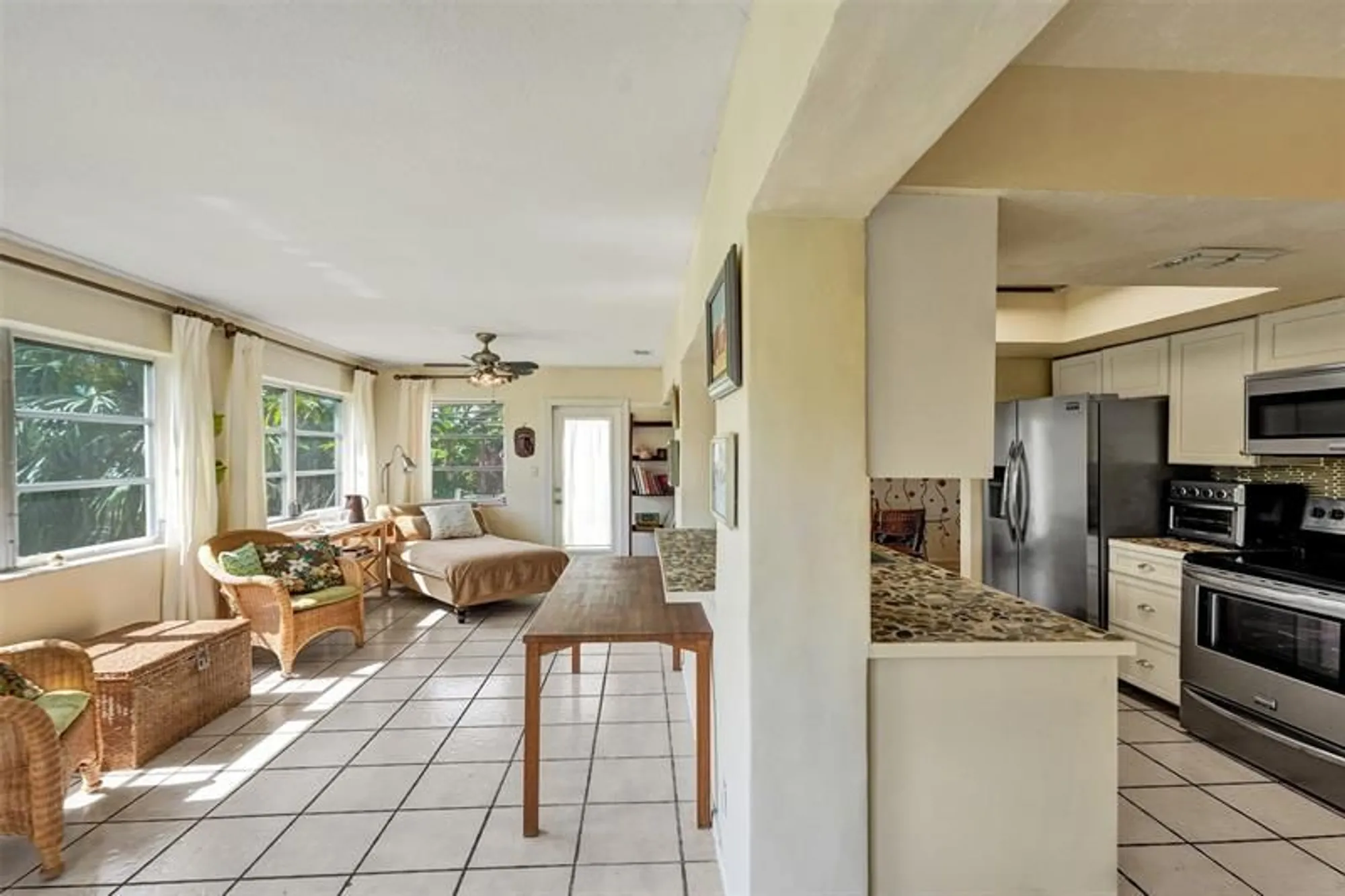 Property Slideshow image 22 of 46 | 4712 nw 41st ave, Lauderdale Lakes, FL, 33319