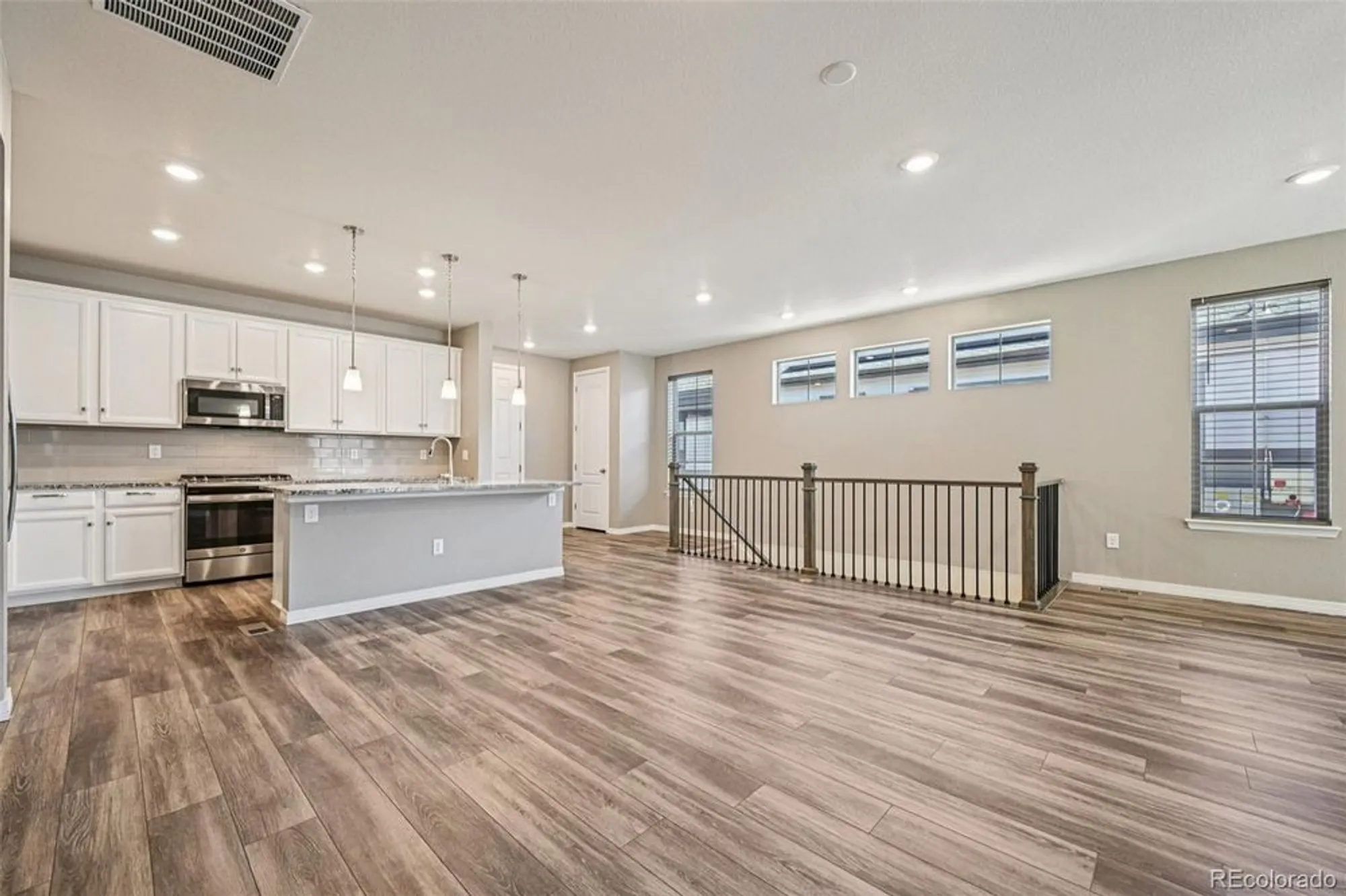 Property Slideshow image 9 of 50 | 7834 plateau creek ln, Littleton, CO, 80125