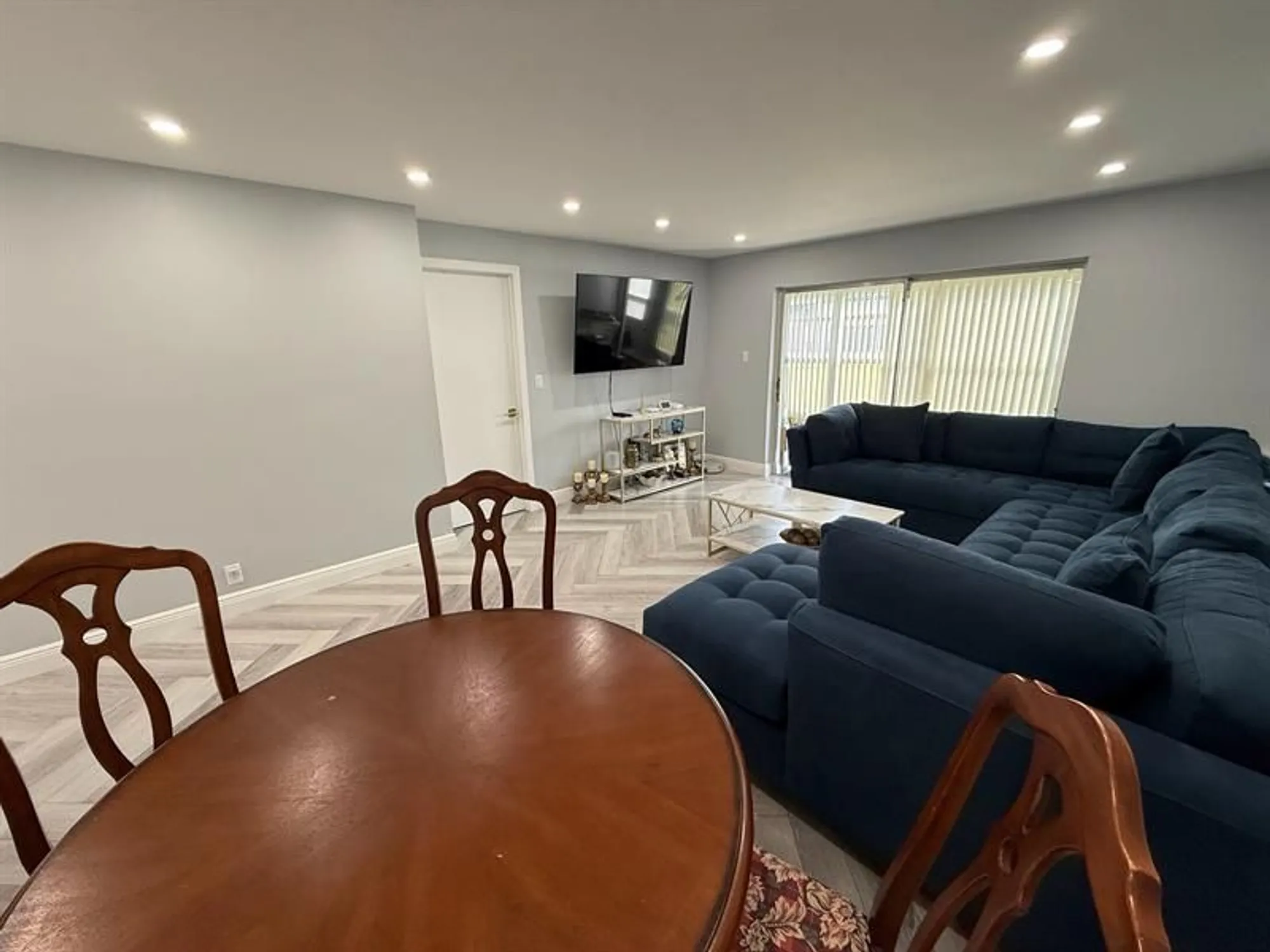 Property Slideshow image 8 of 30 | 7300 nw 5th pl apt 103, Margate, FL, 33063