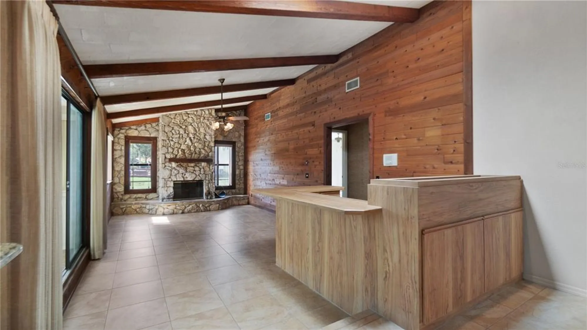 Property Slideshow image 18 of 50 | 965 pelican bay dr, Daytona Beach, FL, 32119