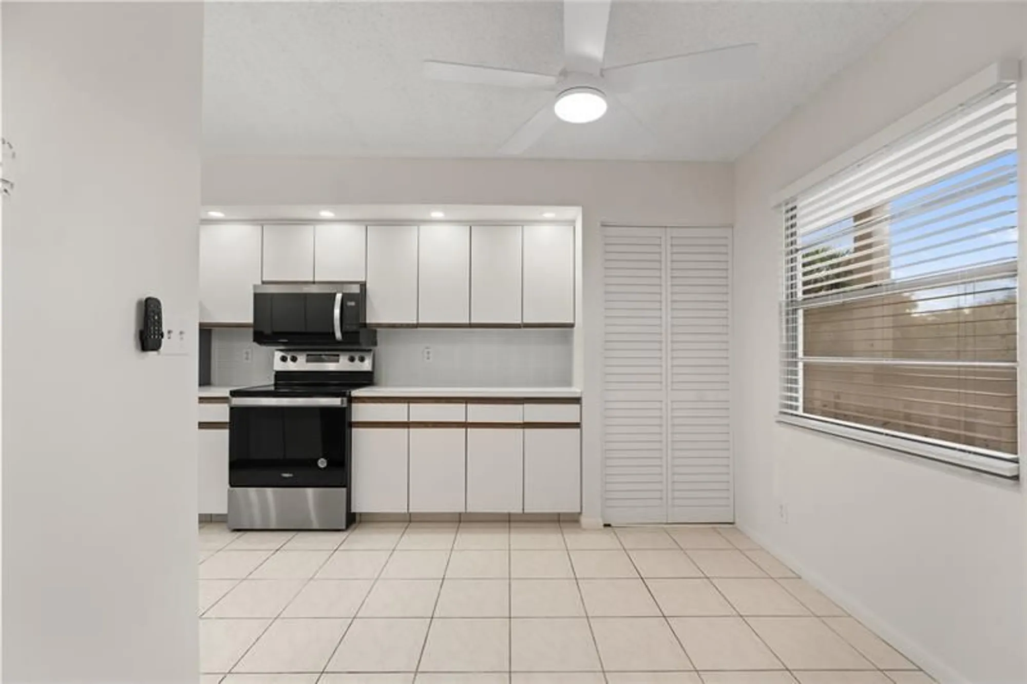 Property Slideshow image 9 of 29 | 1801 eleuthera pt j3, Coconut Creek, FL, 33066