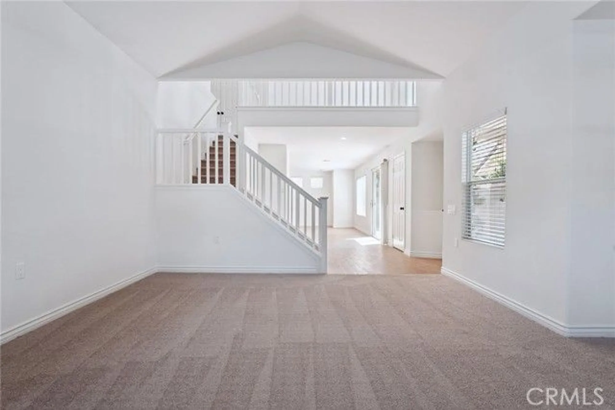 Property Slideshow image 16 of 52 | 2024 tulip ave, Simi Valley, CA, 93063