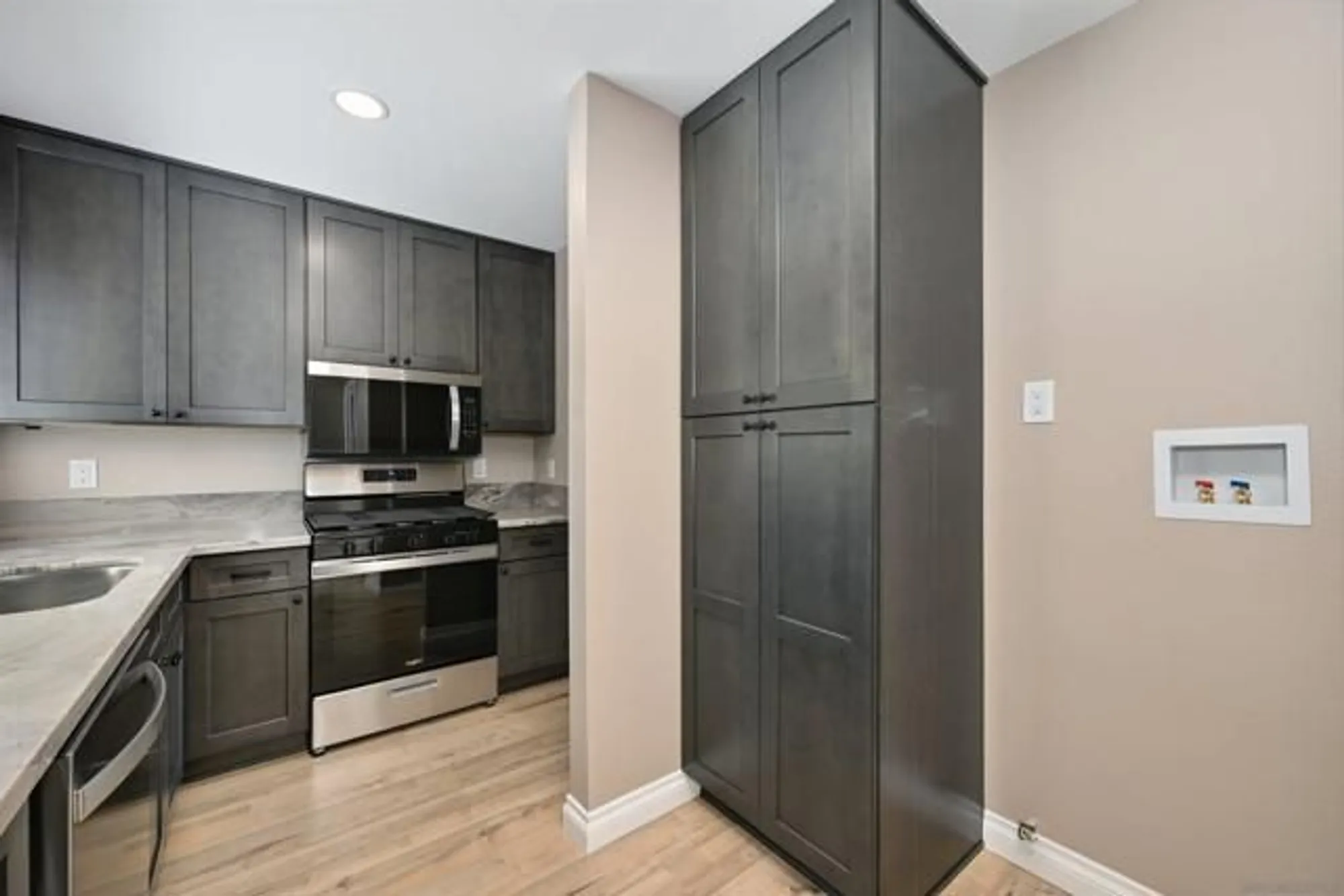 Property Slideshow image 6 of 16 | 4758 westridge dr, Oceanside, CA, 92056