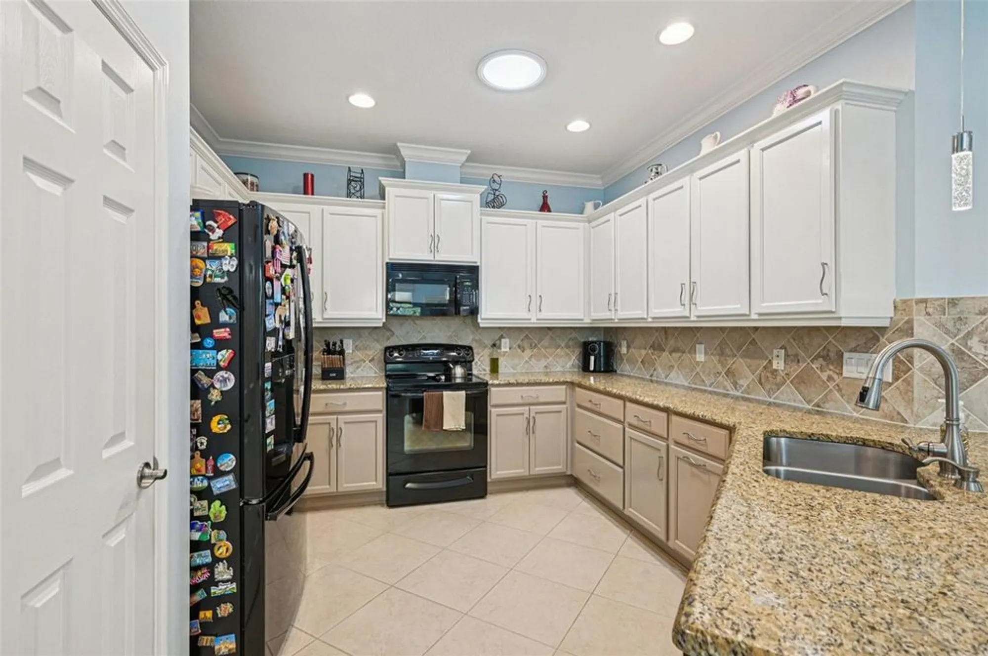 Property Slideshow image 13 of 75 | 2336 oakley green dr, Sun City Center, FL, 33573