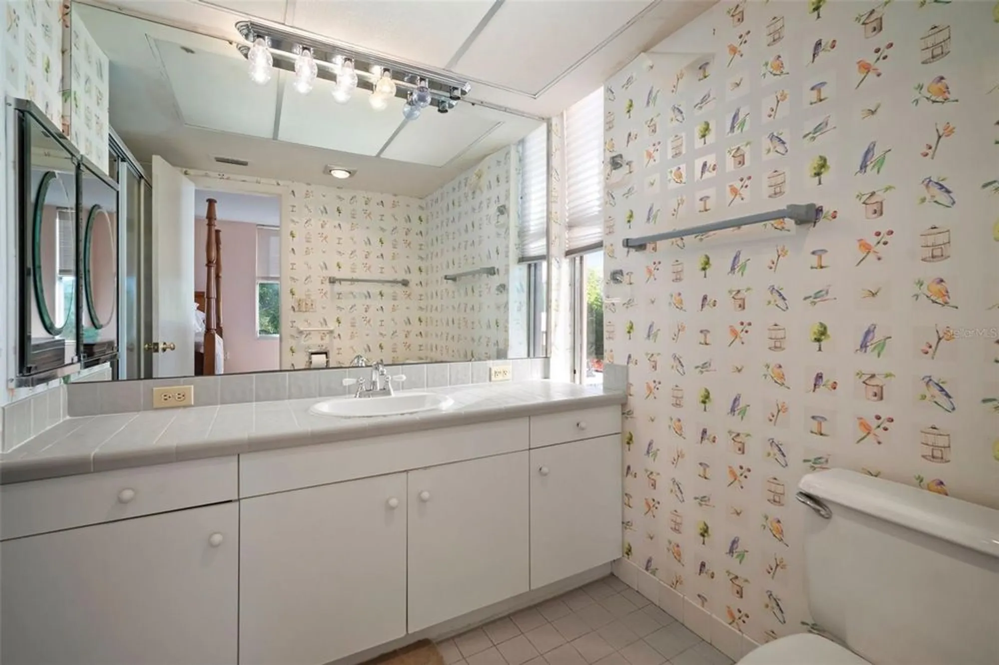 Property Slideshow image 19 of 25 | 2405 s ardson pl 303a, Tampa, FL, 33629