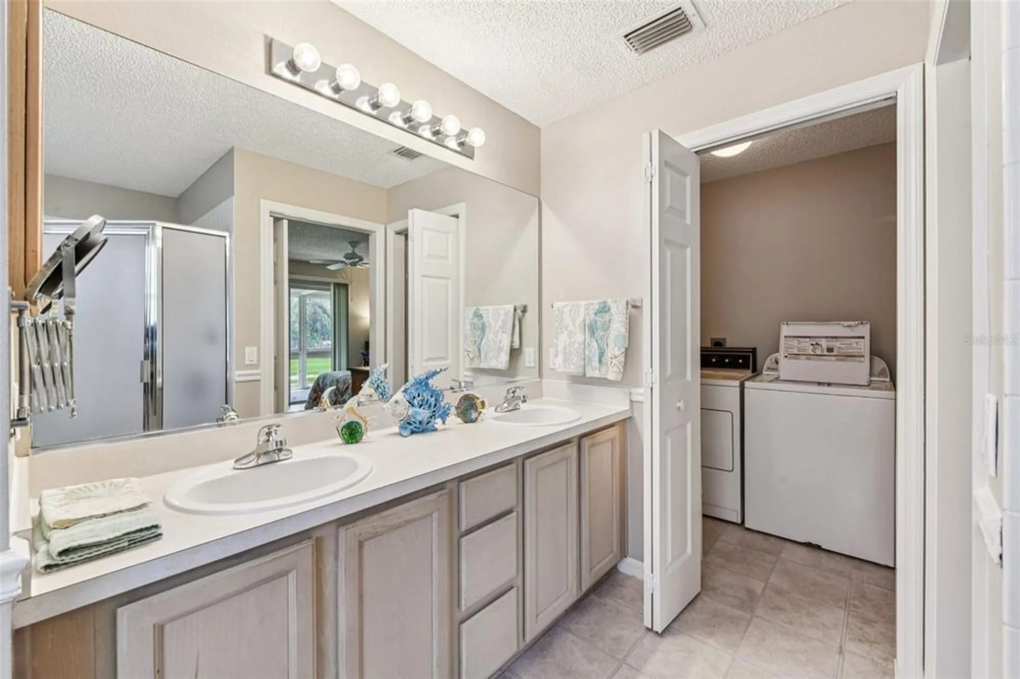 Property Slideshow image 32 of 53 | 516 loma paseo dr, The Villages, FL, 32159