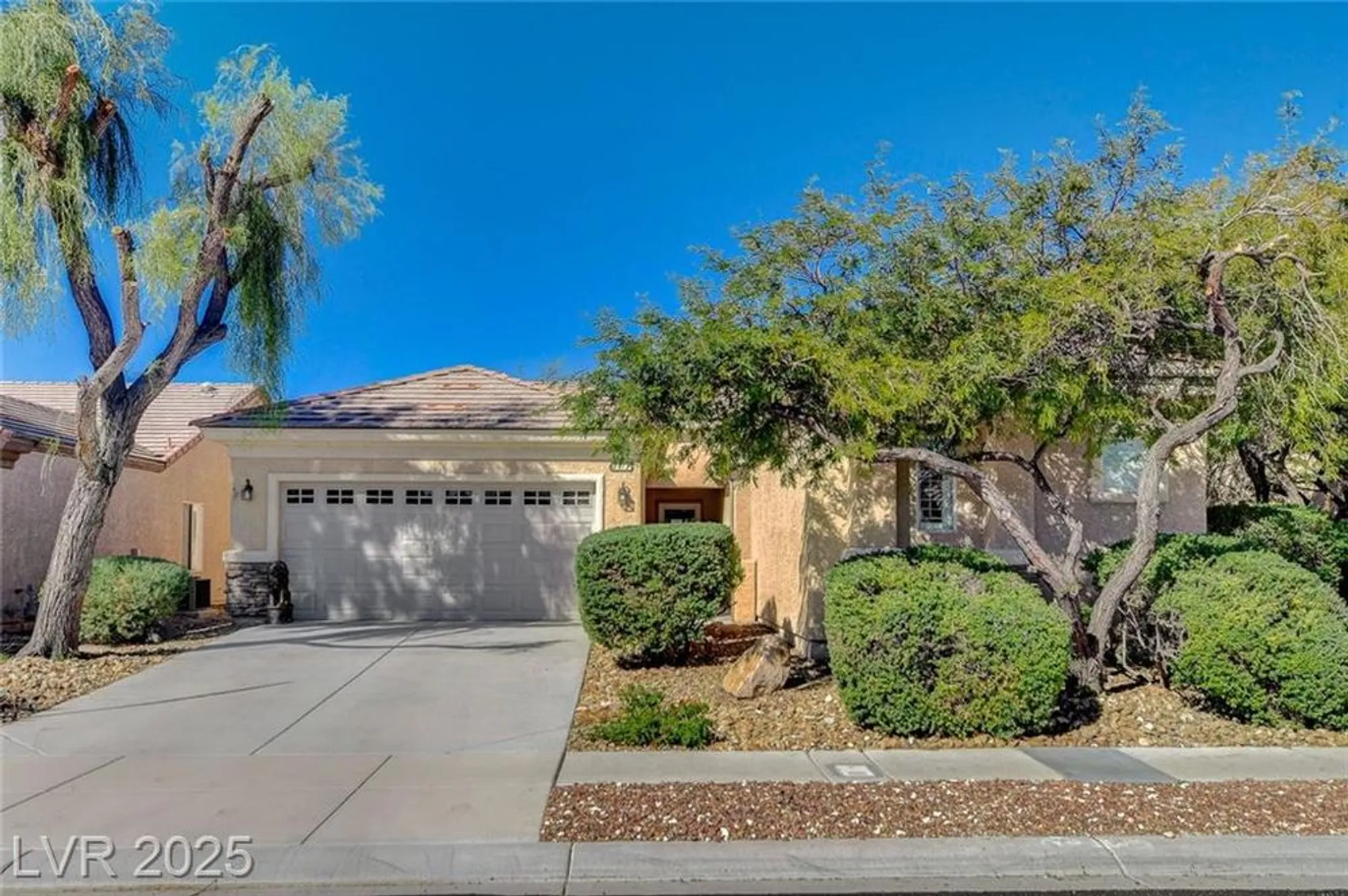Property Slideshow image 1 of 64 | 7873 broadwing dr, North Las Vegas, NV, 89084