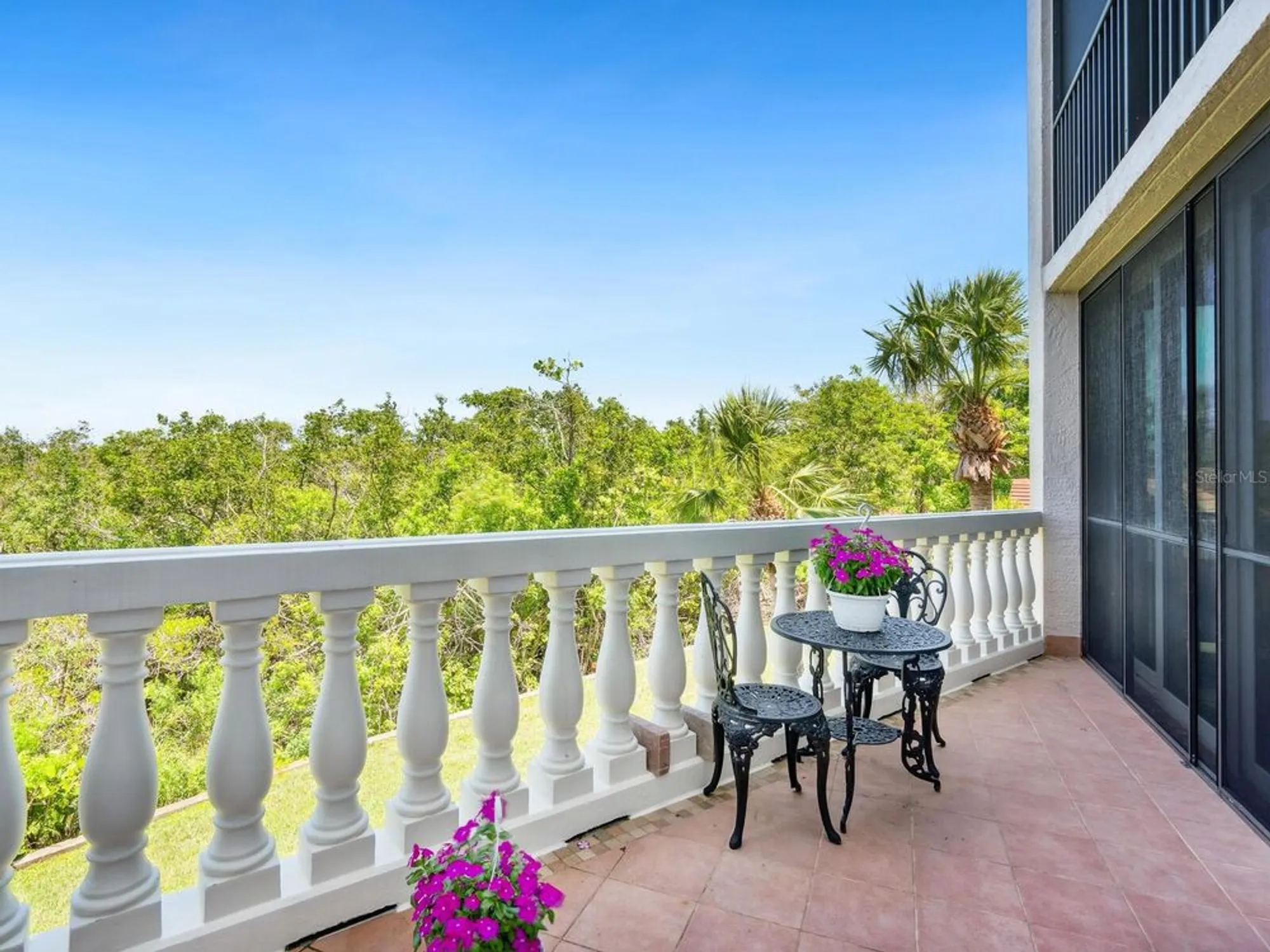 Property Slideshow image 11 of 59 | 5420 eagles point cir 106, Sarasota, FL, 34231