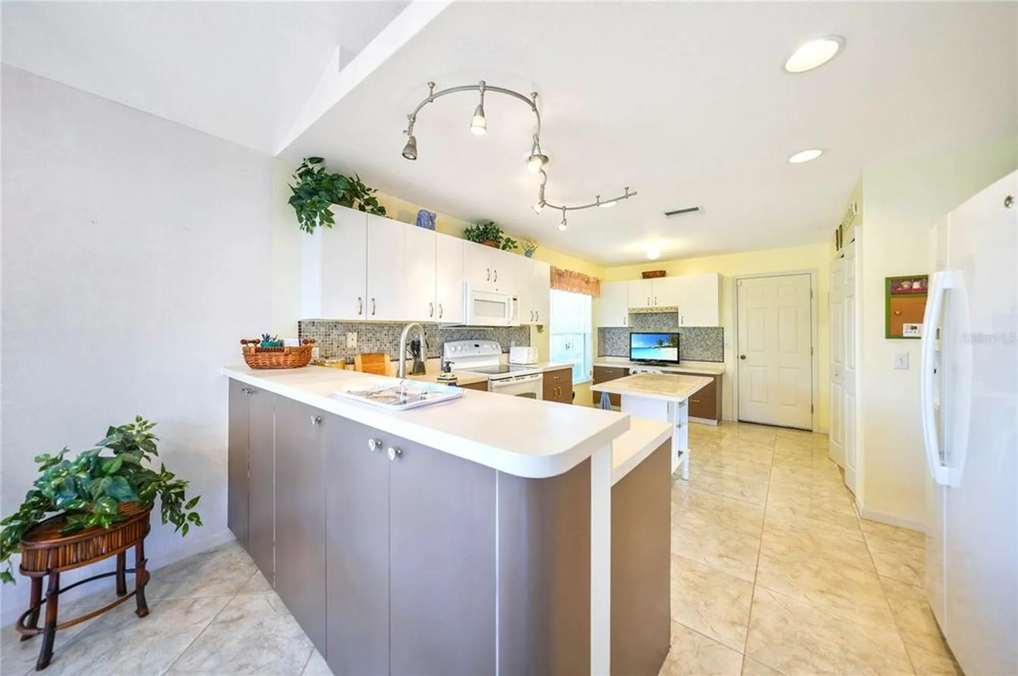 Property Slideshow image 15 of 51 | 1410 islamorada blvd, Punta Gorda, FL, 33955